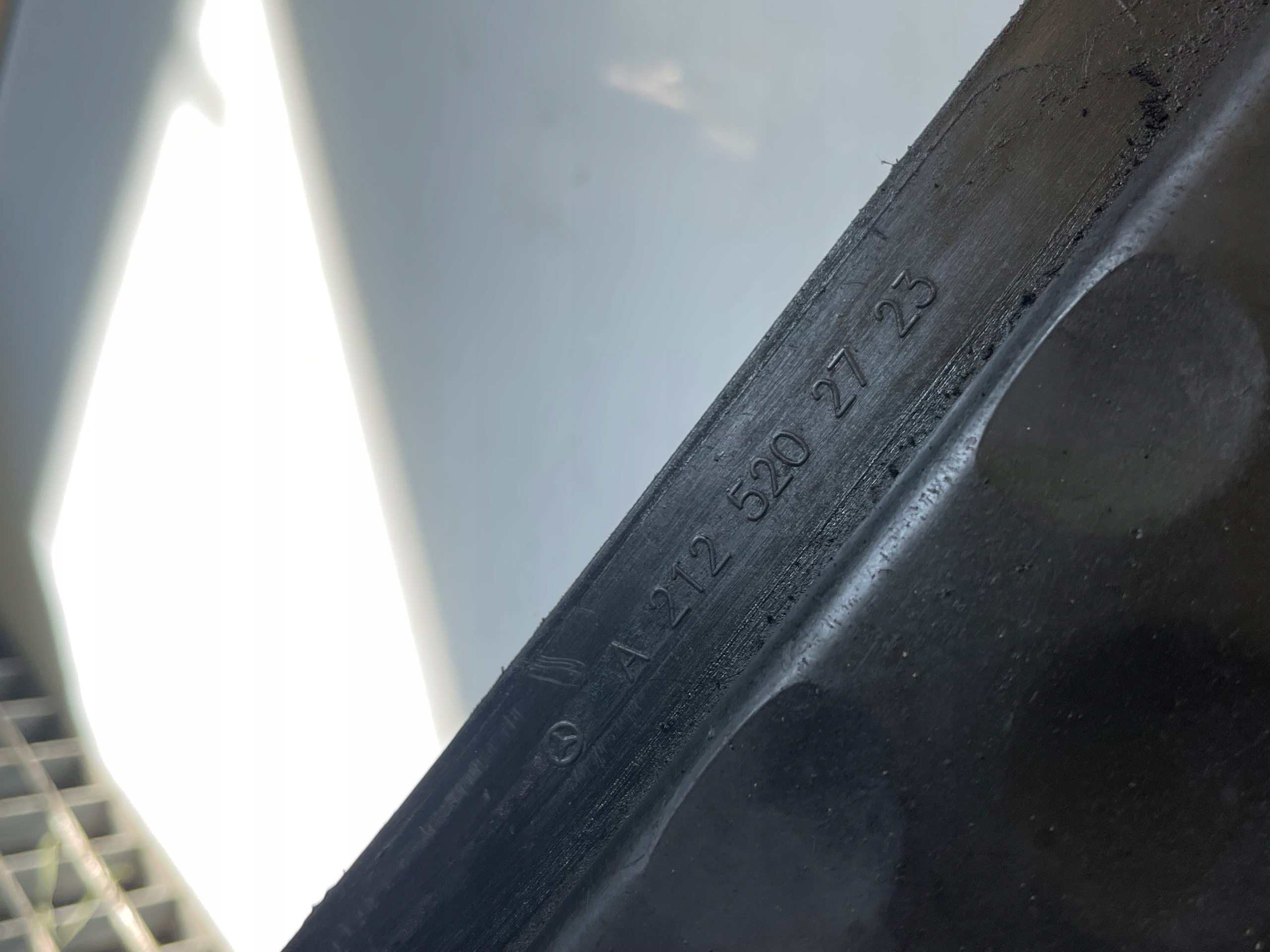 Mercedes W212 cover cover below engine A2125202723