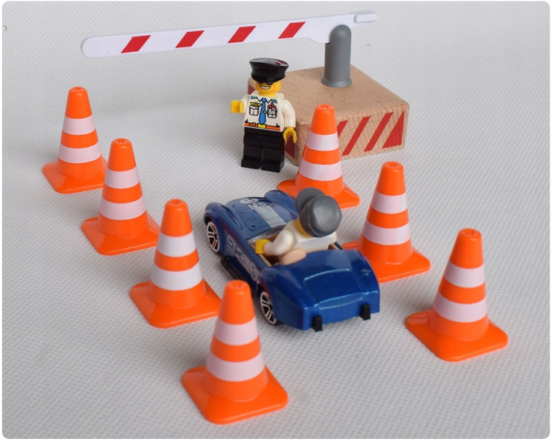 SZYSZKI DROGOWE MINI POMARAŃCZOWE DO PIŁKI NOŻNEJ Kolor dominujący odcienie pomarańczowego