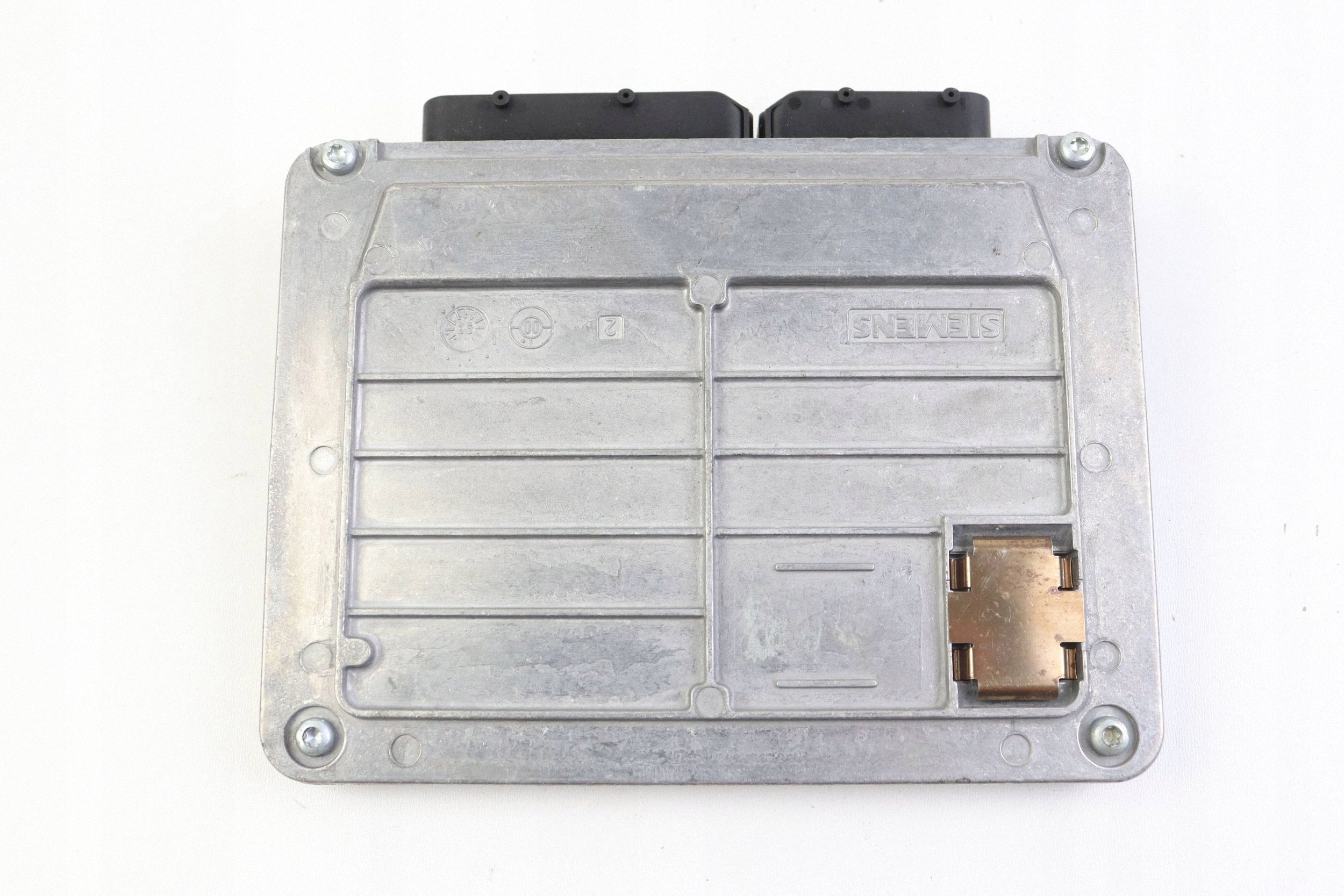 VW PASSAT B5 FL module unité de commande électronique uce moteur 1.6 essence 3B0906018