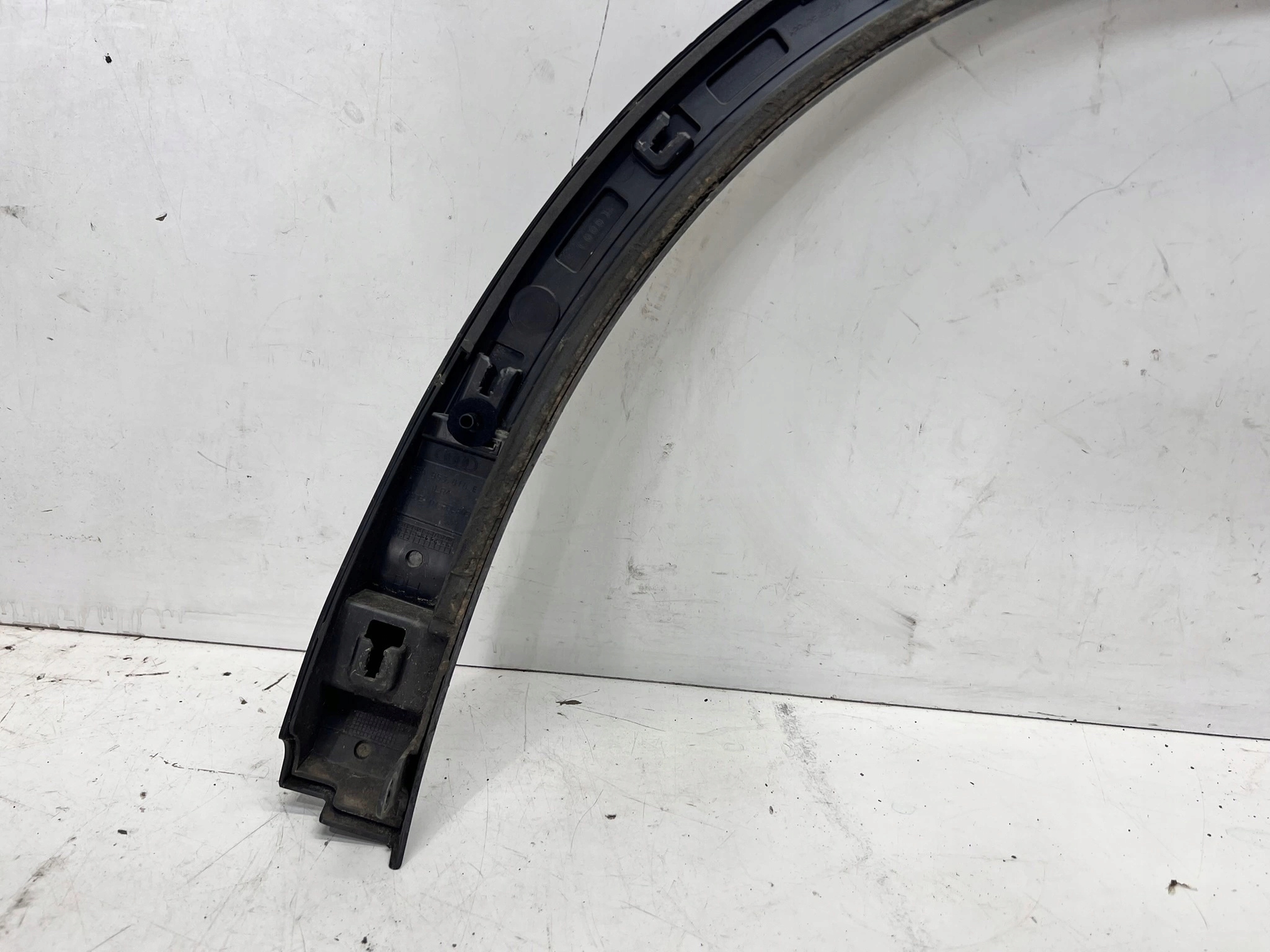Moulage Z Aile Couverture Droite Arrière AUDI Q4 E-TRON 89A853818E