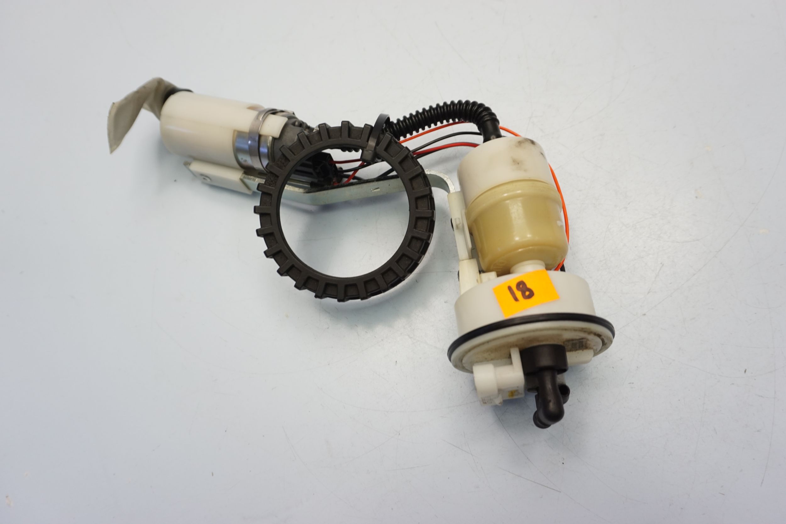 2040043369966504 - APRILIA MANA 850 07-16 ТОПЛИВНЫЙ НАСОС