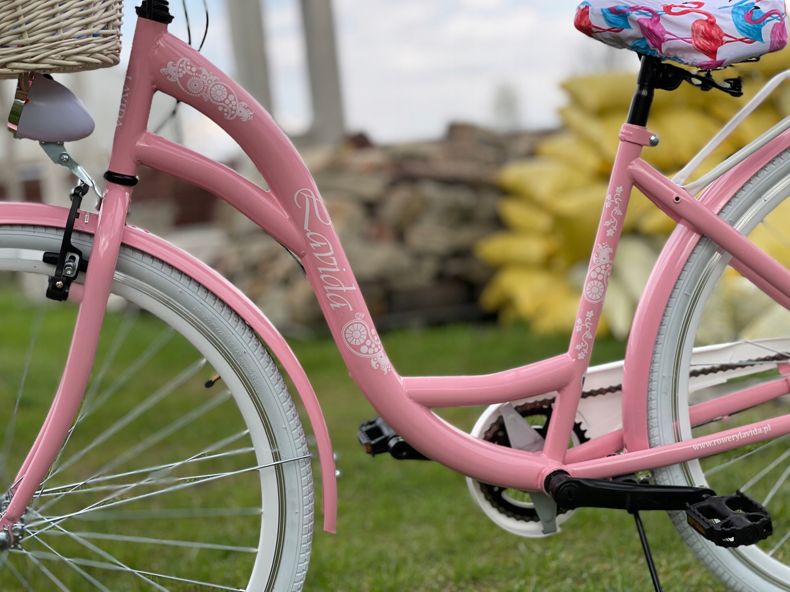 ROWER DAMKA MIEJSKI 28 BIEGI KOSZ KOSZYK WYŚCIÓŁKA Model LAVIDA 28 3B PINK