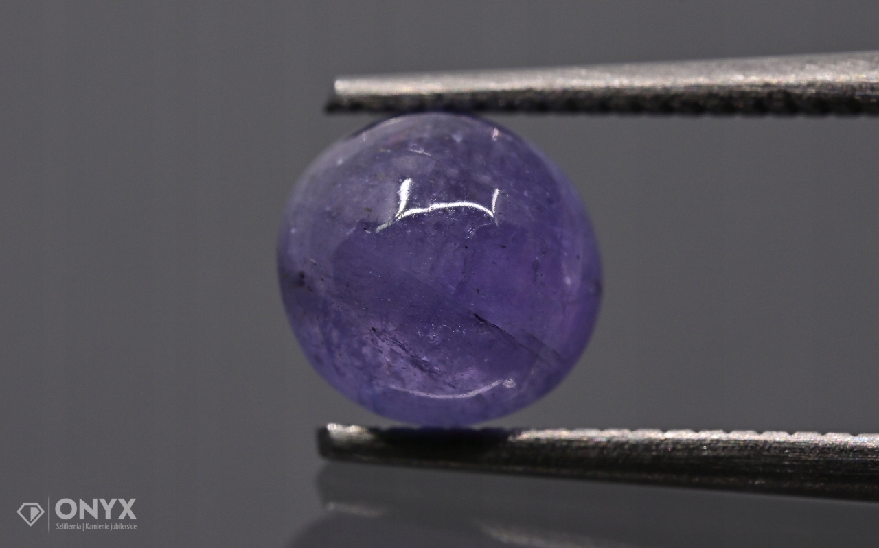 Tanzanit kabošon kulatý fi 6,2 mm