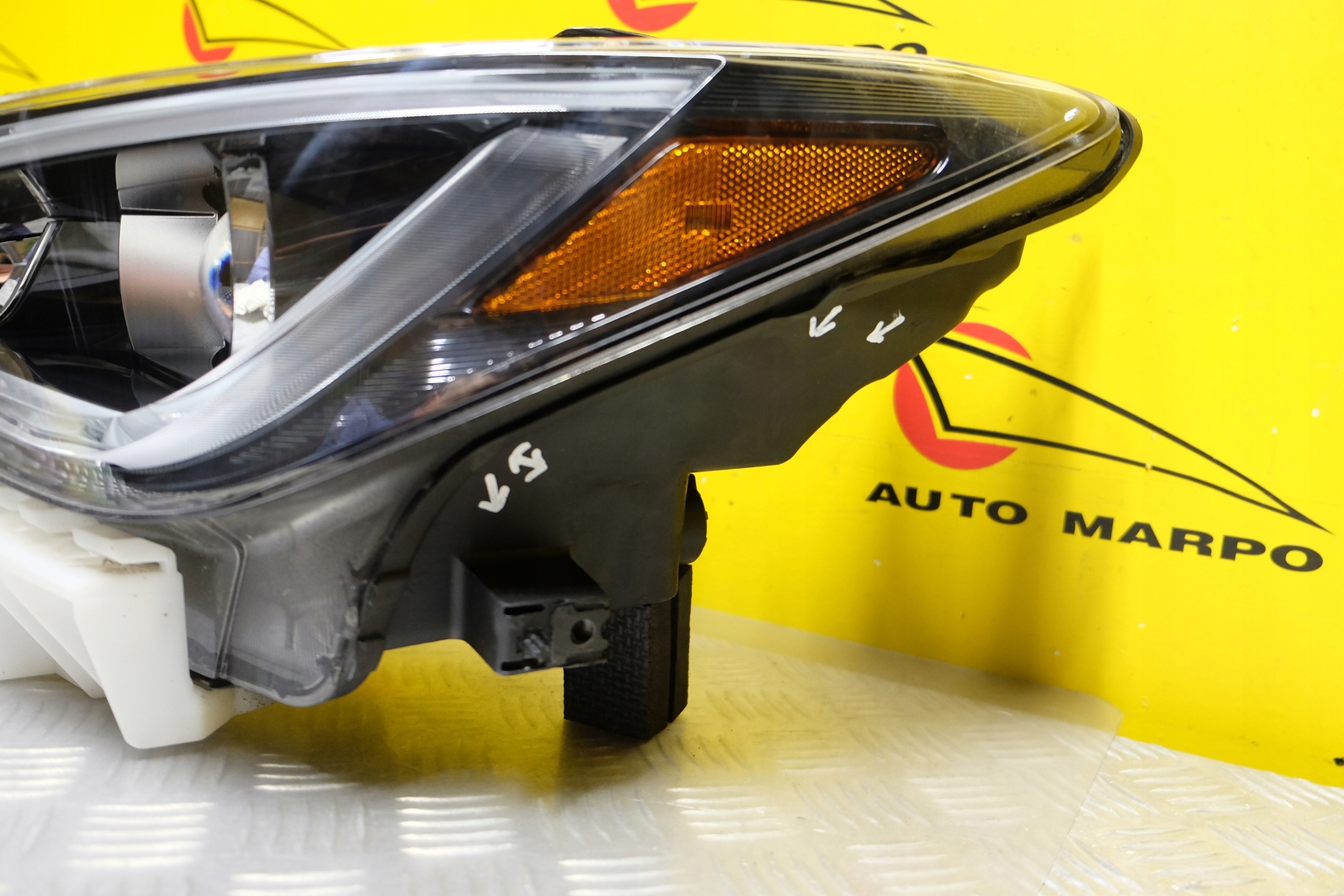 INFINITI Q60 2017- REFLEKTOR LAMPA LED LEWA USA Numer katalogowy części Q602017-REFLEKTORLEDL