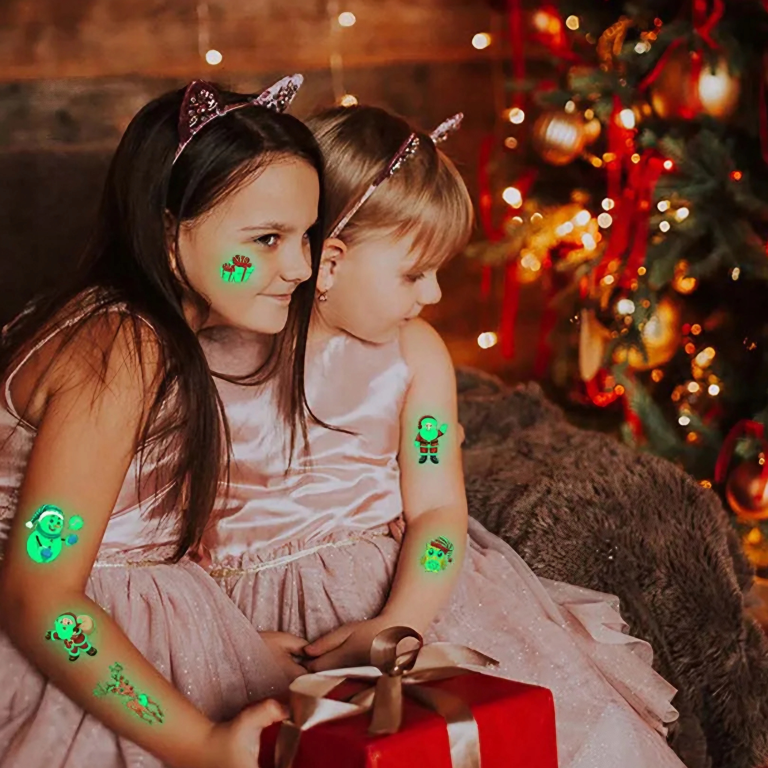 TATUAŻE DLA DZIECI ZMYWALNE ŚWIĄTECZENE ŚWIECĄCE BOŻE NARODZENIE MIKOŁAJKI Liczba sztuk w zestawie 2 szt.