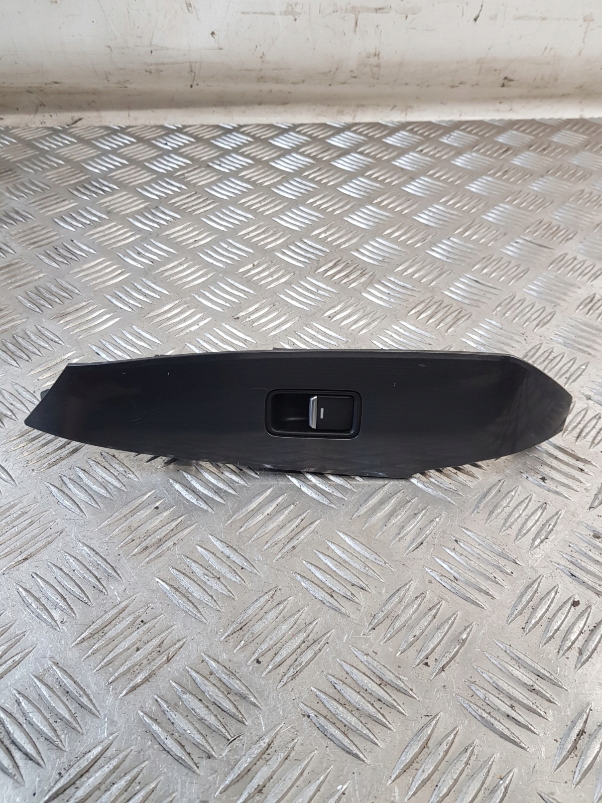 switch windows right rear part MAZDA 6 III GJ KOMBI 15R