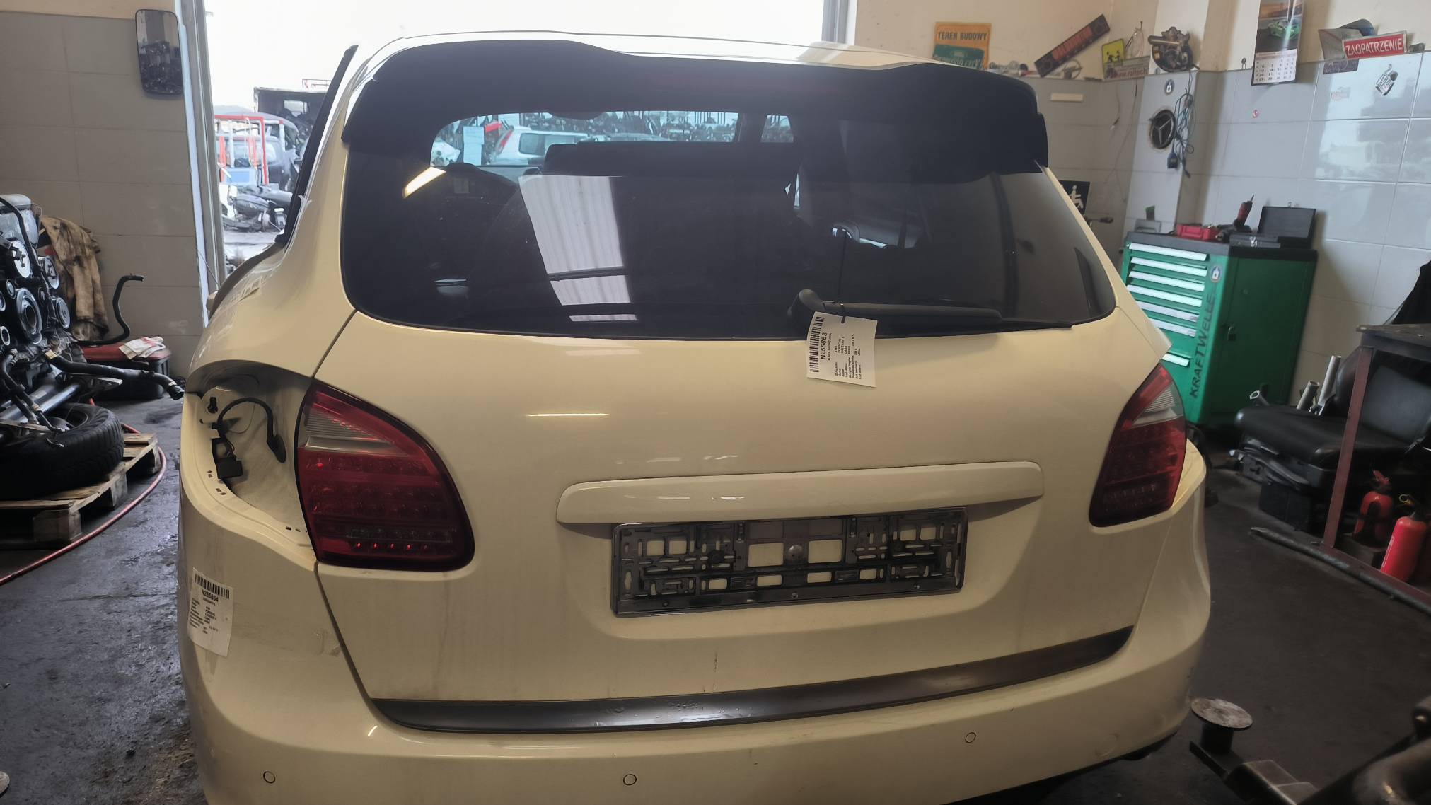 trunk door boot LR9A PORSCHE CAYENNE II 7P5 92A BIALA