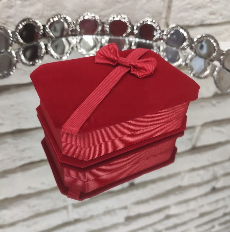 CELEBRYTKA NASZYJNIK LITERKA K STAL CHIRURGICZNA Długość całkowita 44 cm