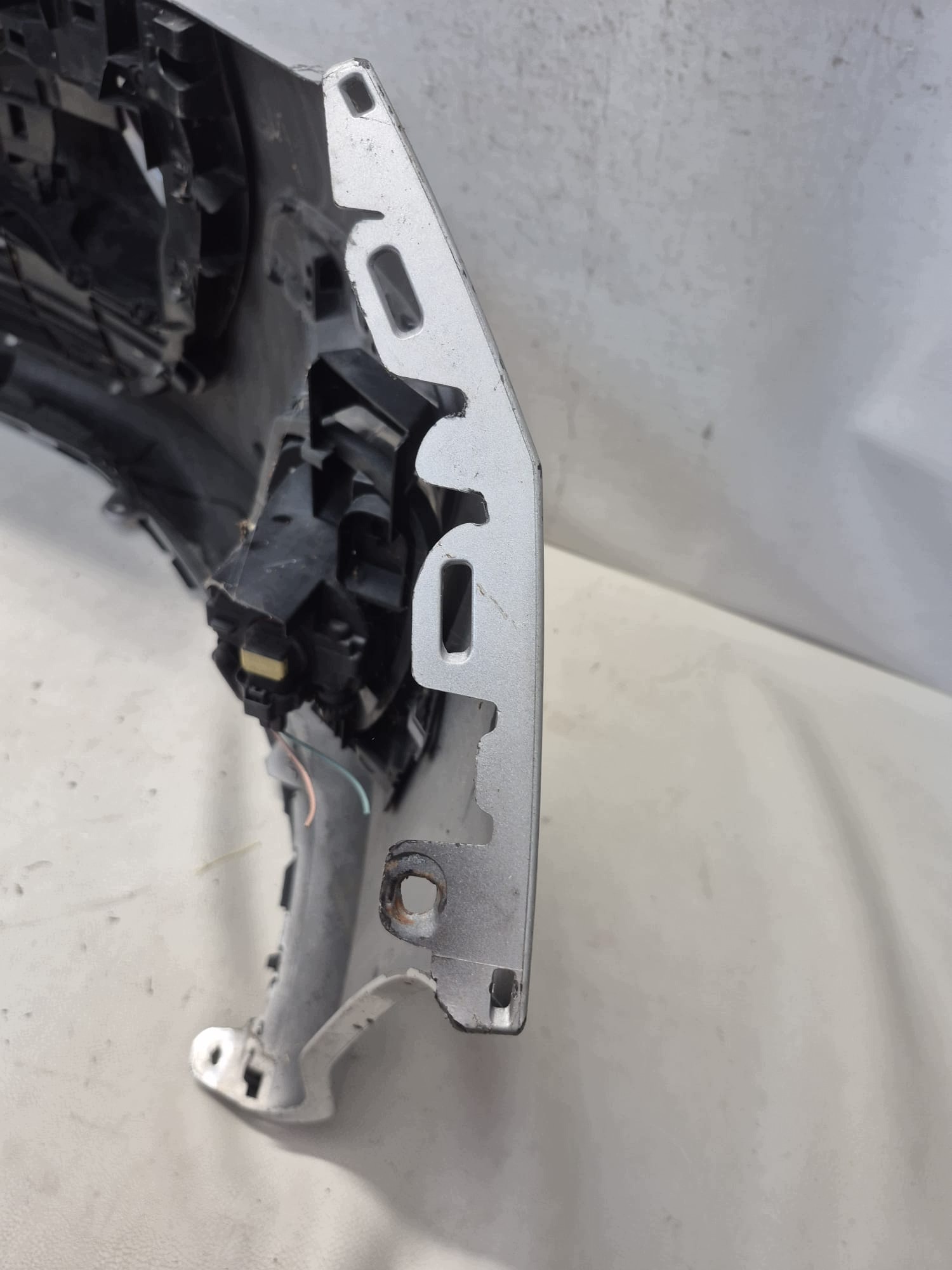 PEUGEOT 308 and T7 07-11 bumper front front 9680484677