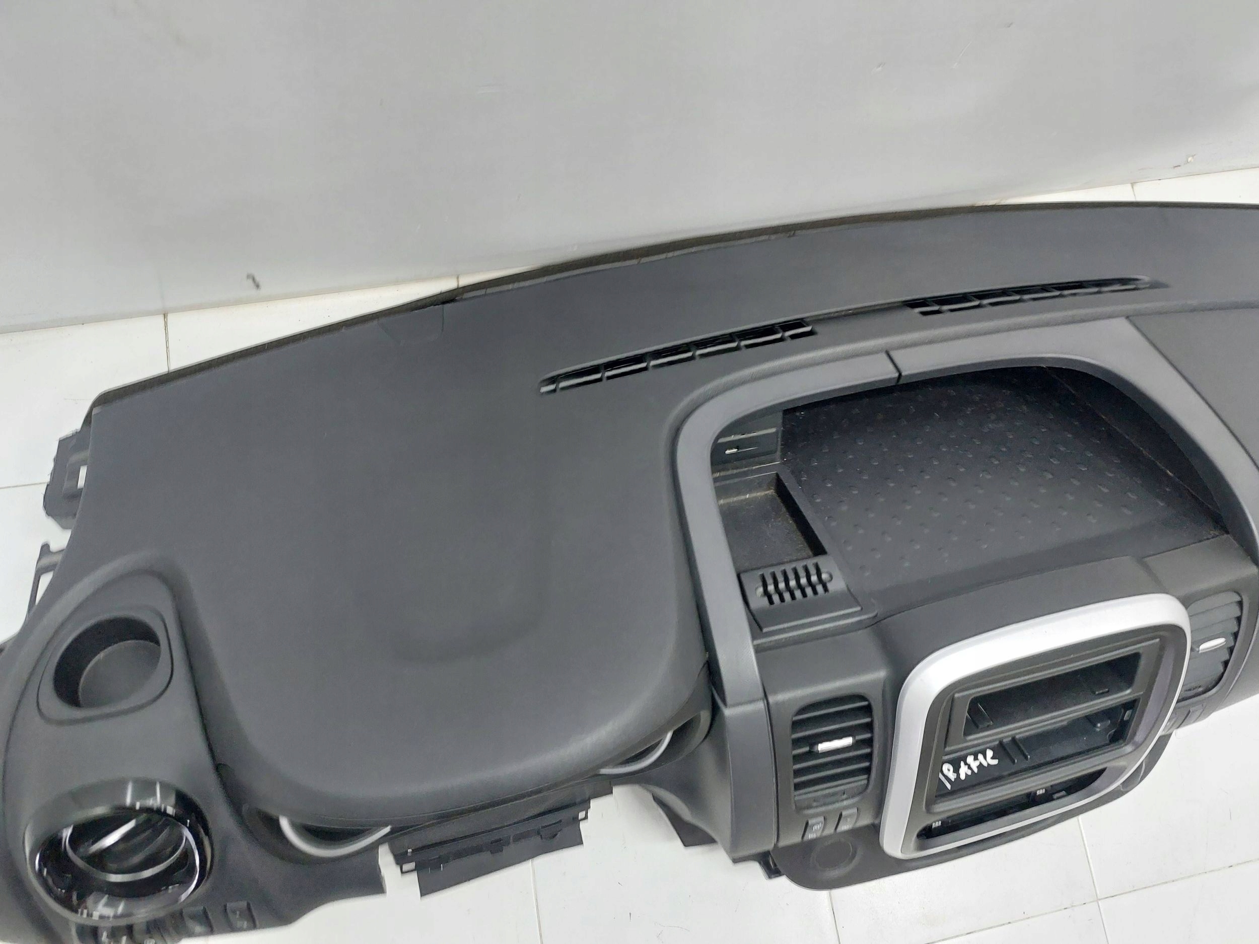 RENAULT TRAFIC III 14r> console dashboard instrument panel cockpit