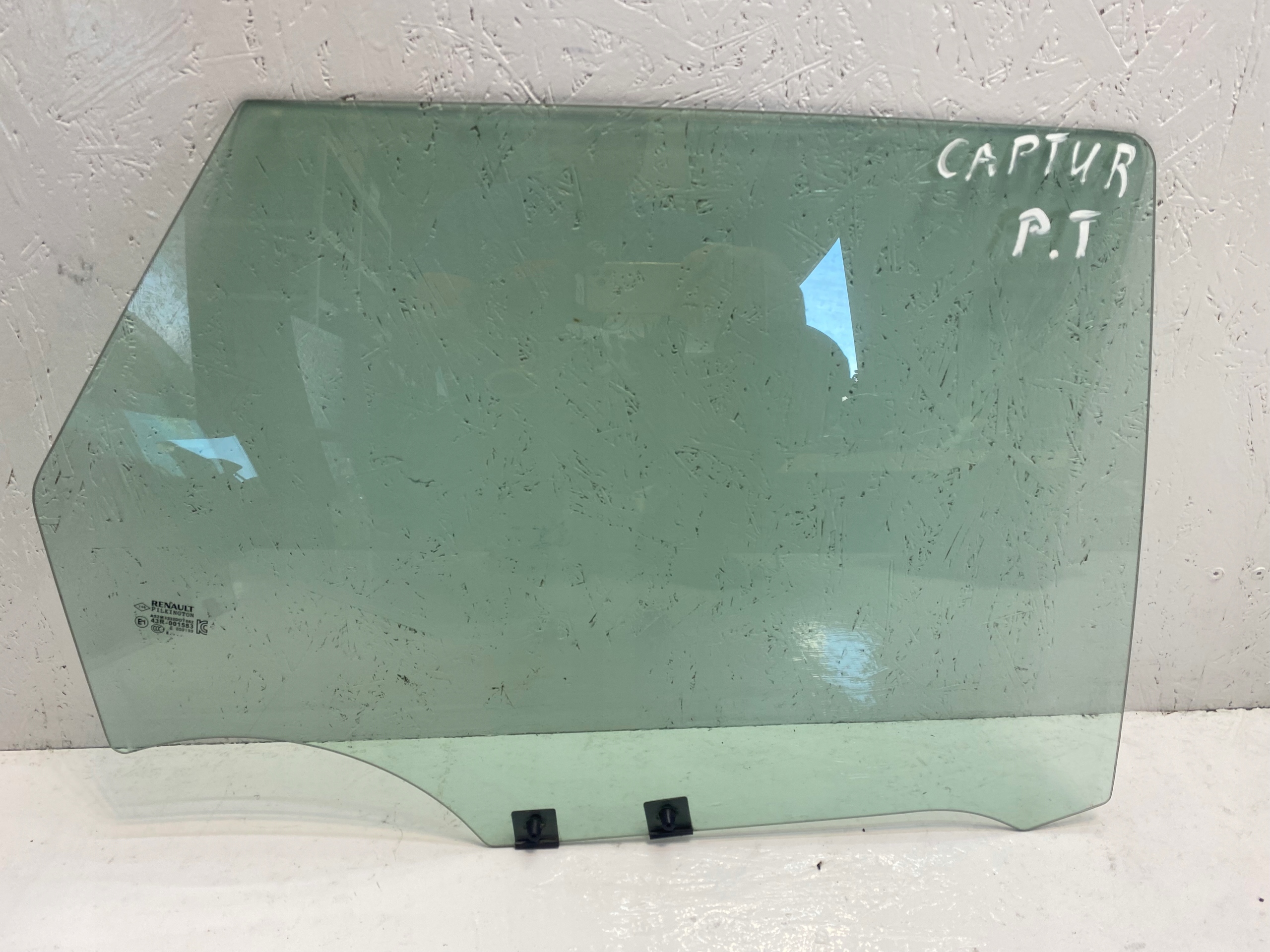 RENAULT CAPTUR ЗАДНЄ ПРАВЕ СКЛО ДВЕРЕЙ