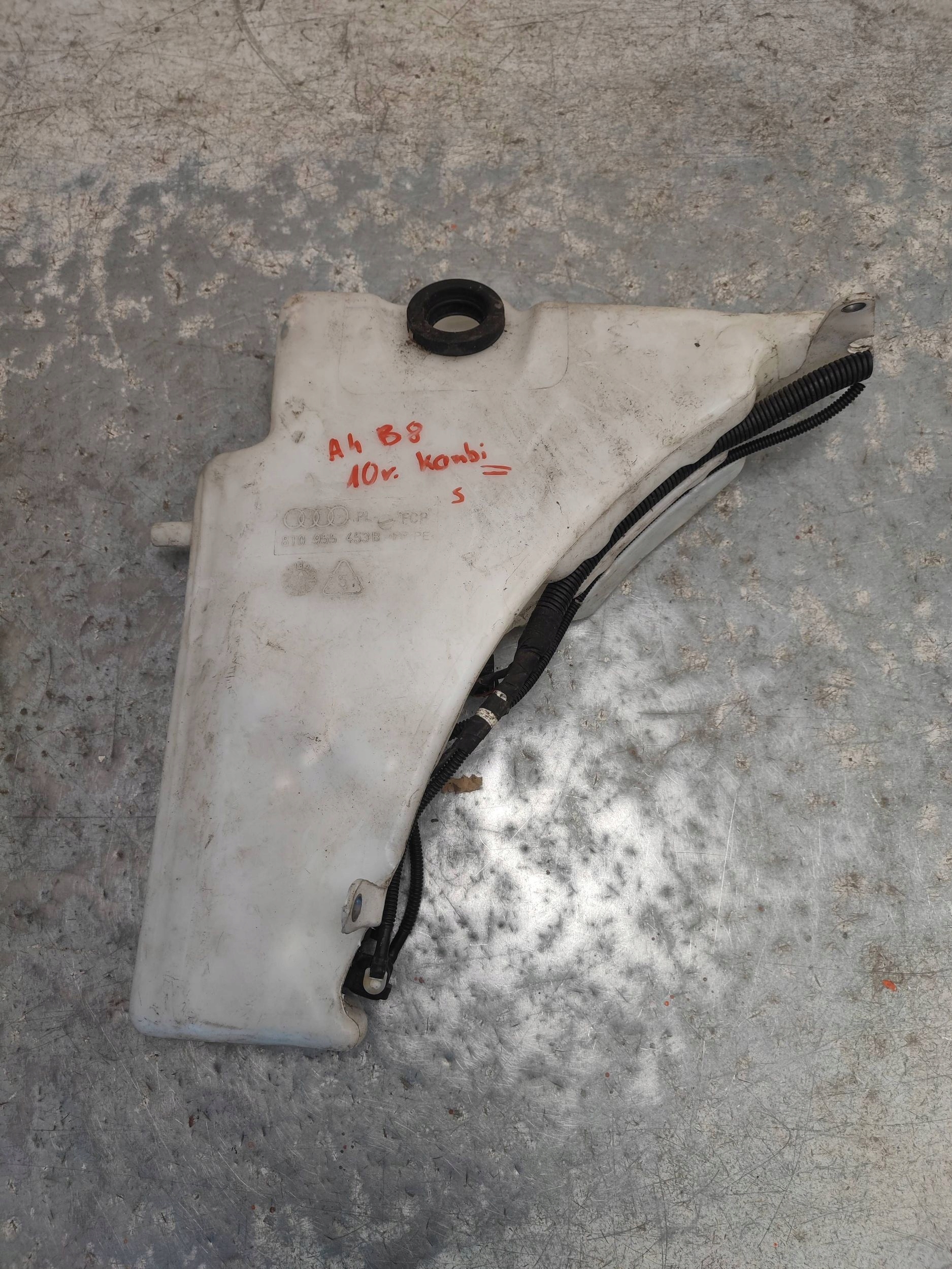 washer fluid tank AUDI A4 B8 KOMBI 8T0955453B