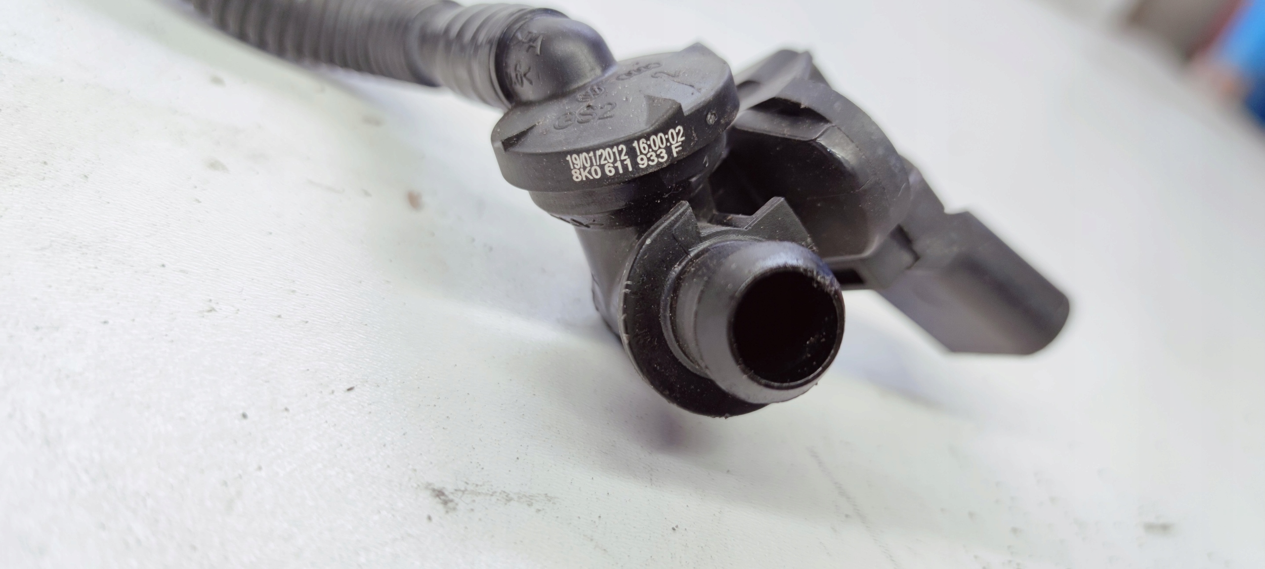 wiring hose vacual AUDI A4 B8 A5 8K0611933F