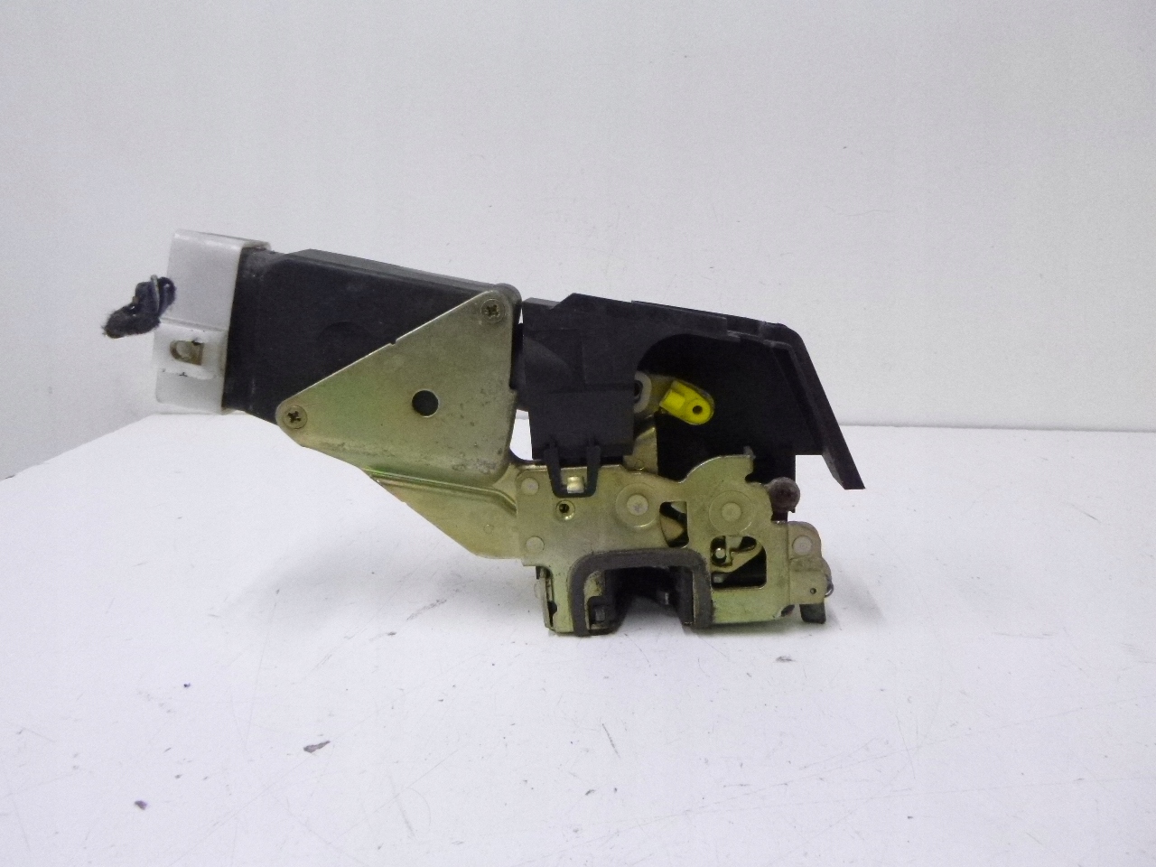 lock door rear part right Mitsubishi Space Star 99r.