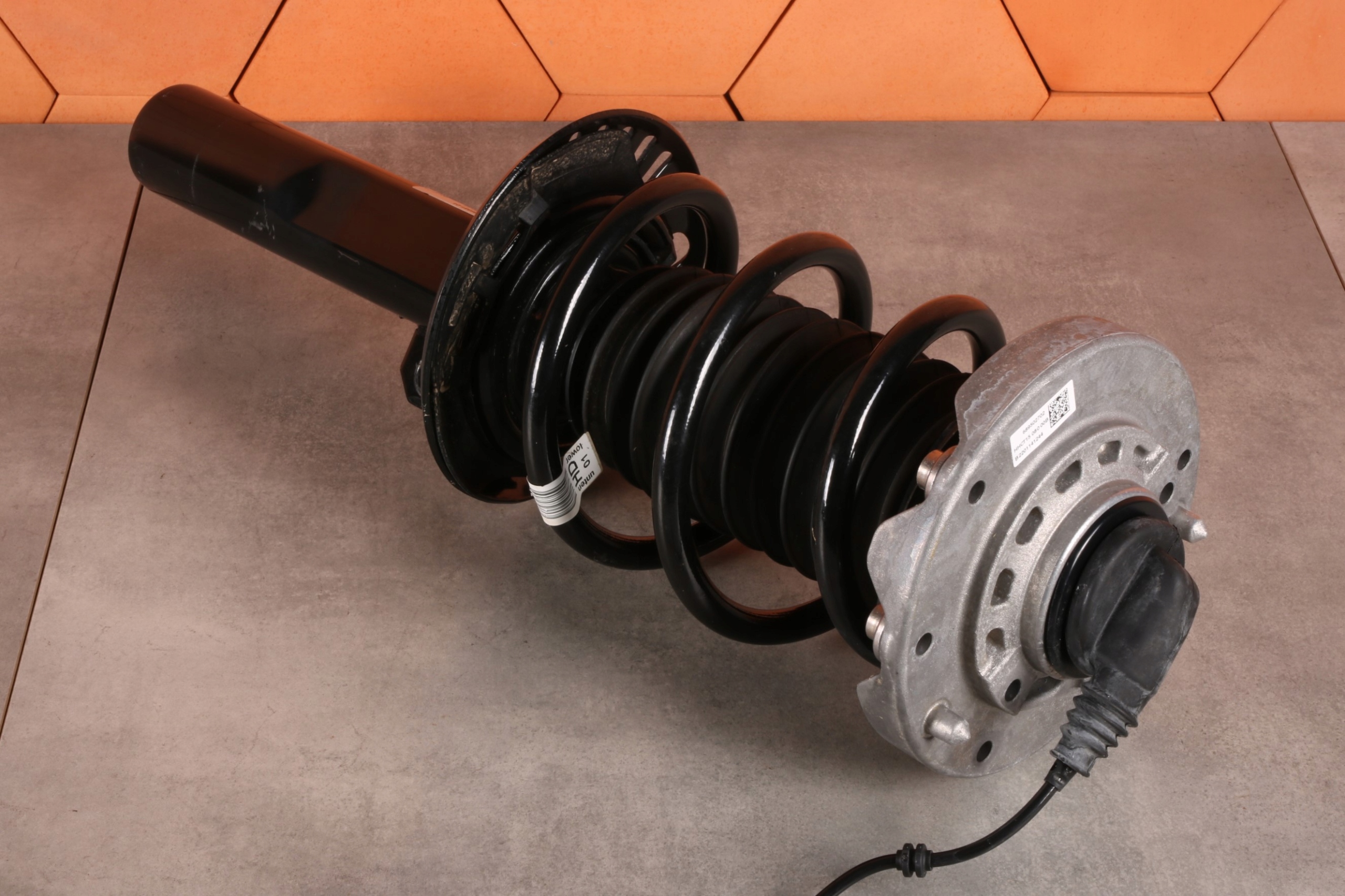 BMW 2' F44 M235iX B48E shock absorber left front VDC VDM 6886881 67 km !!!