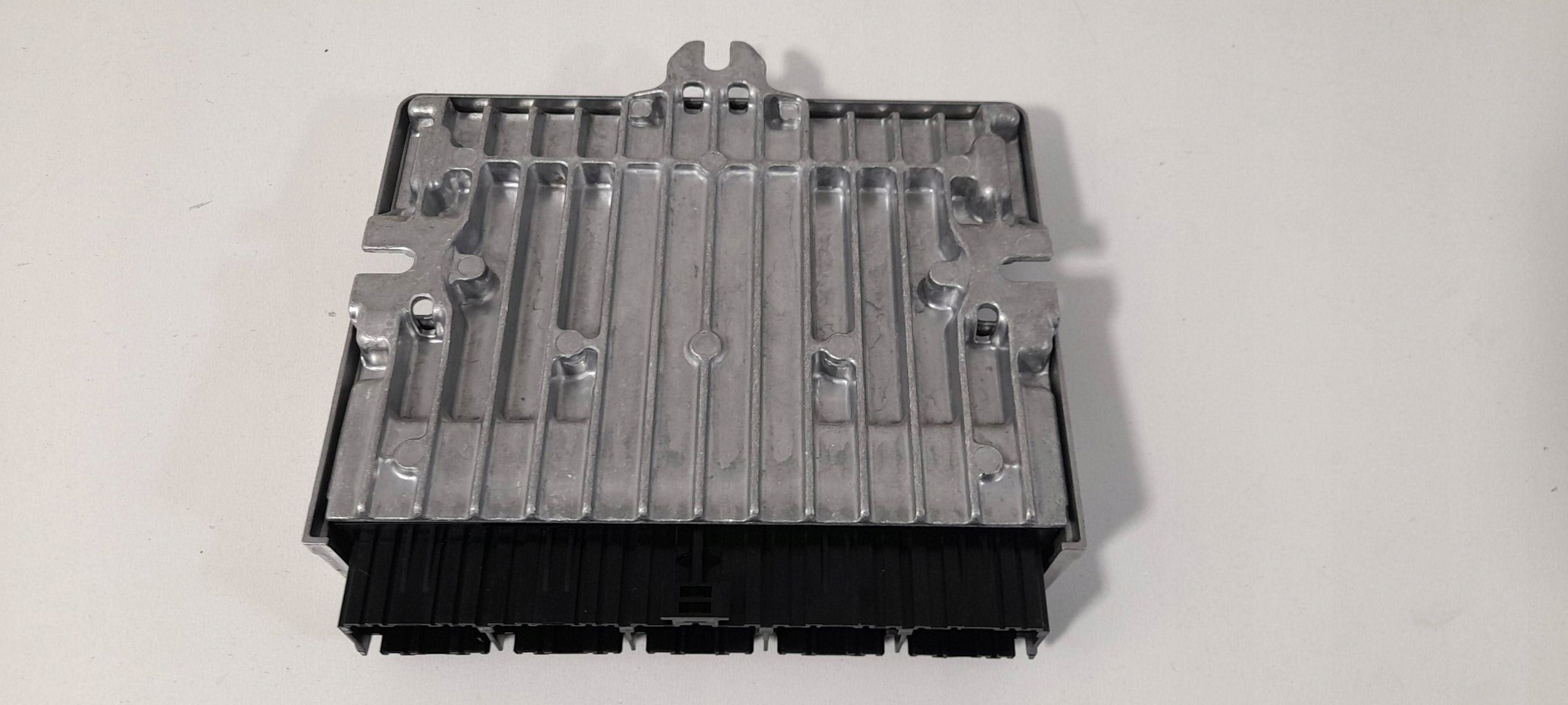 Land Rover Defender control unit of the engine L8B2-14F392-KA (LD2)