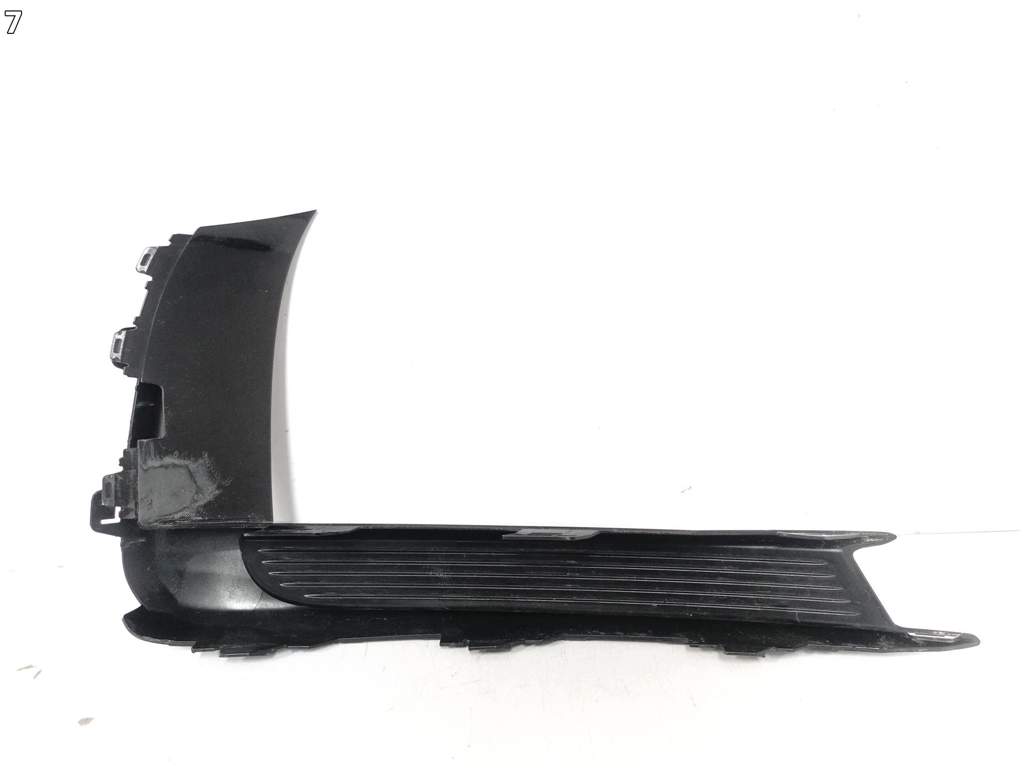 PORSCHE MACAN 95B GTS 18-21 moulding grille grid intake W bumper front right
