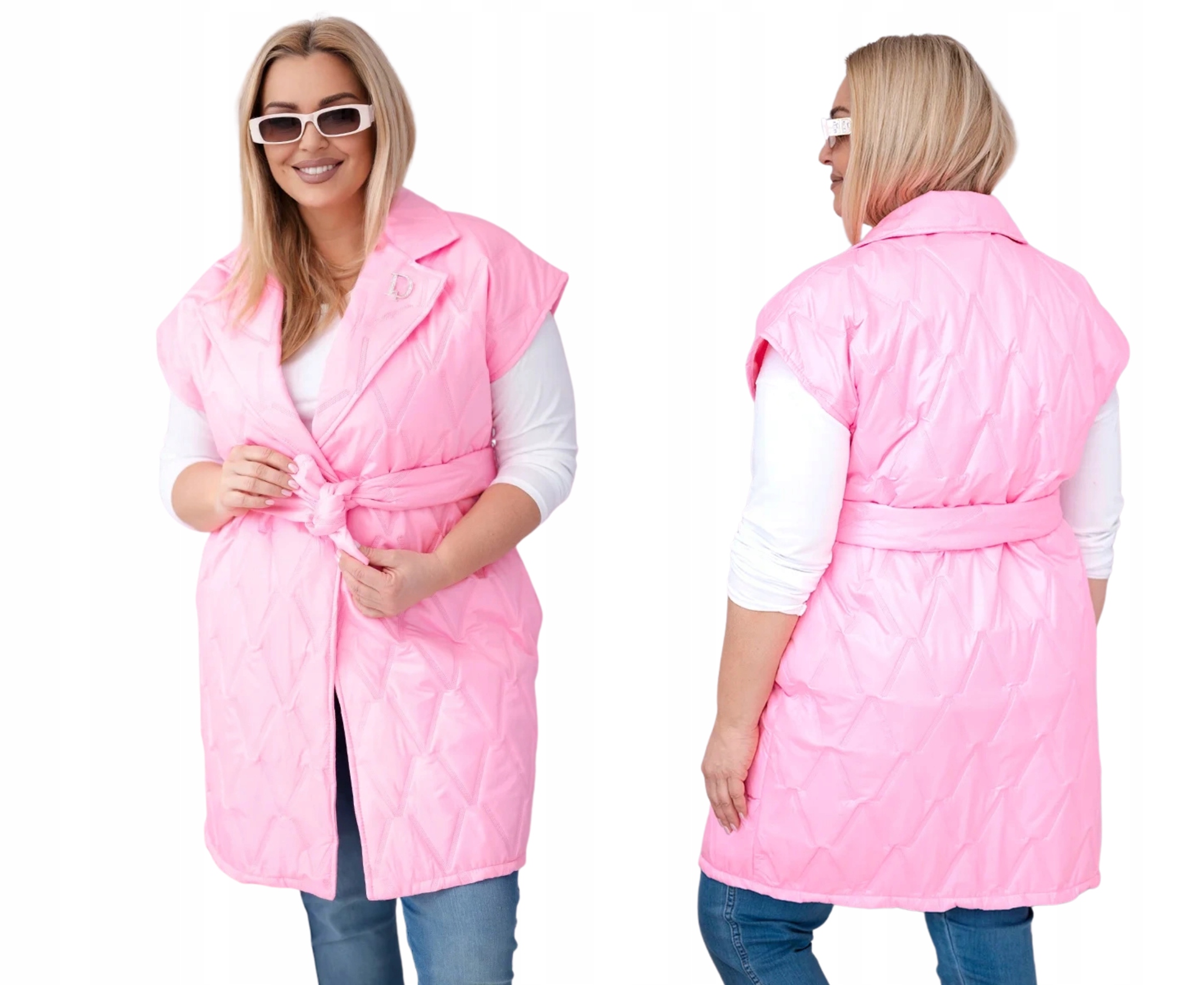 Světle růžová dámská vesta Plus Size je elegantní prošívaná s páskem