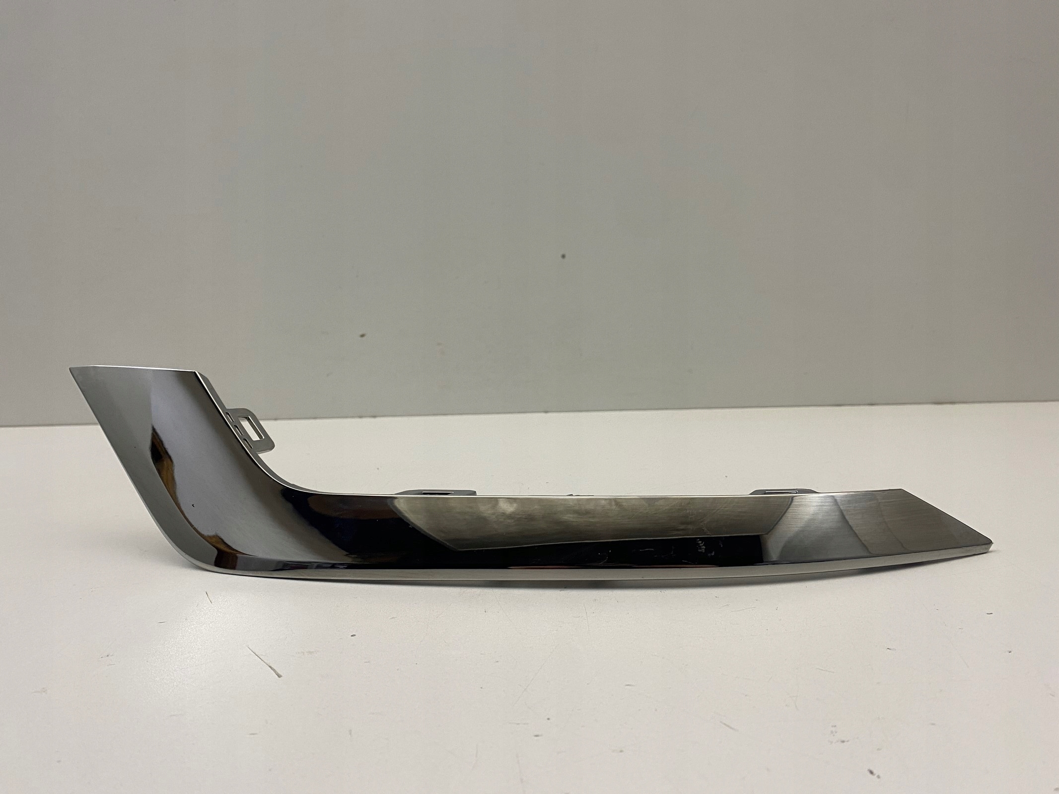 850C43520R - RENAULT CAPTUR II ХРОМ ПРАВЫЙ ЗАДНИЙ БАМПЕР 20-