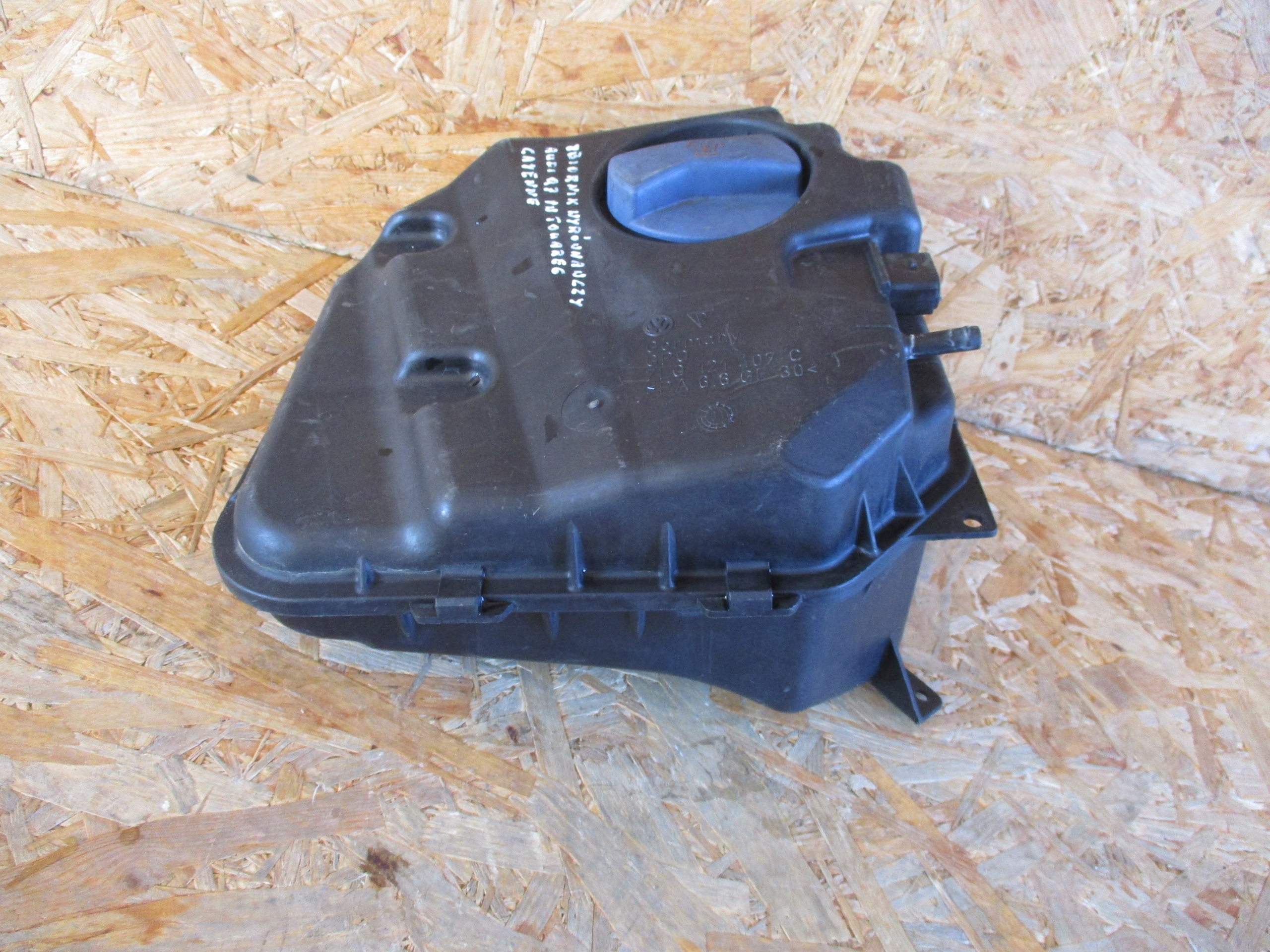 RÉSERVOIR EAU VW TOUAREG 7L0 AUDI Q7