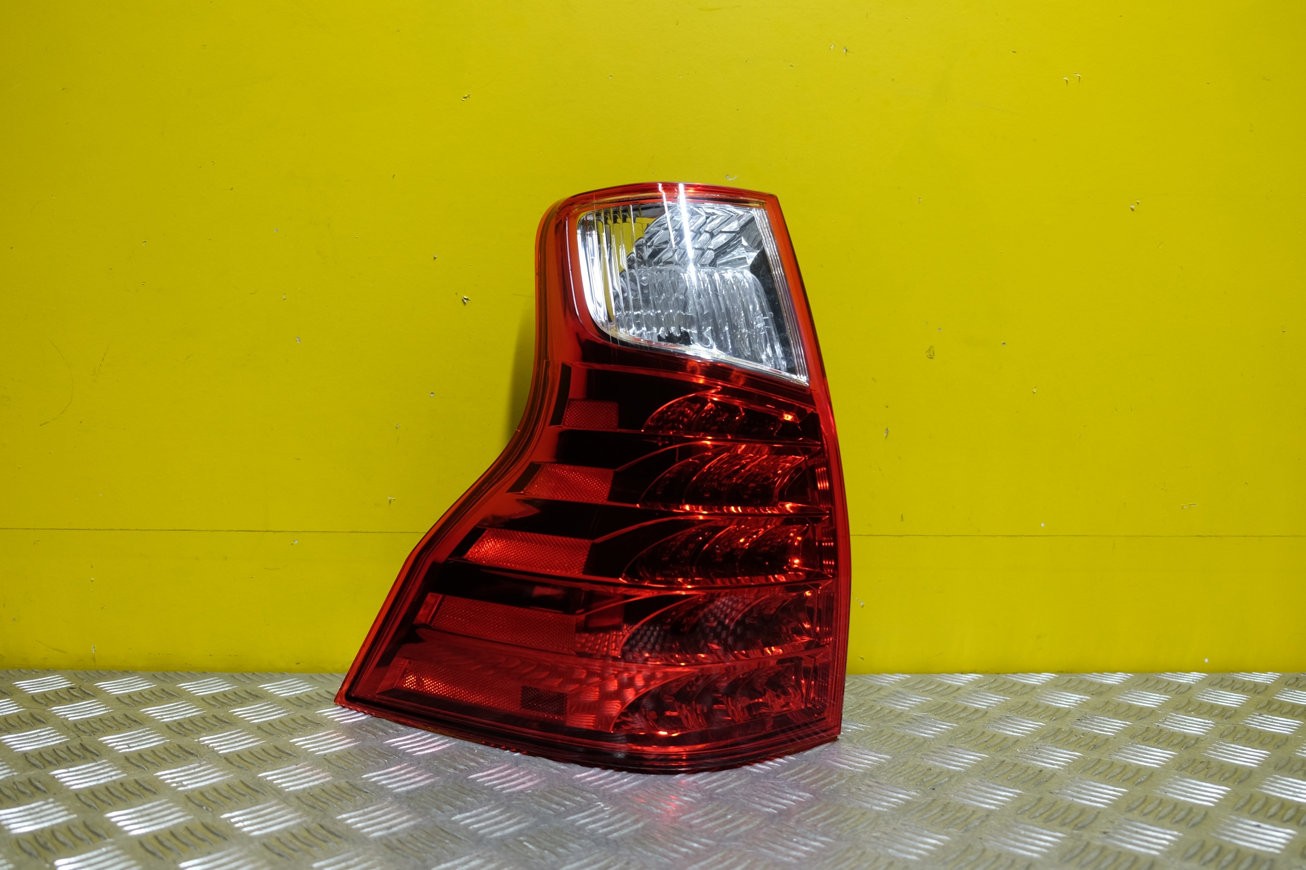 LEXUS GX460 2009- LAMPA TYŁ LEWA TYLNA USA