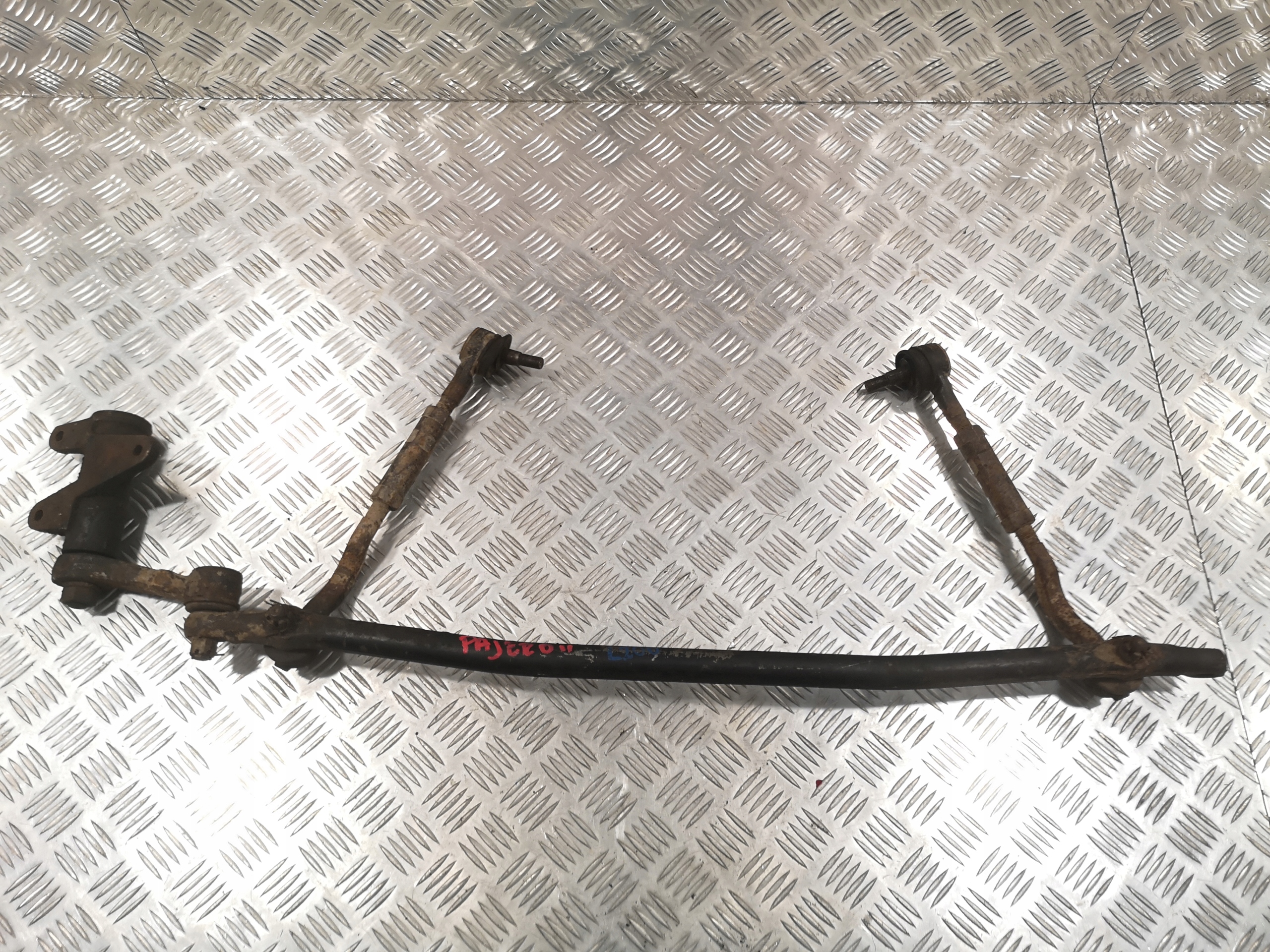 РУЛЕВЫЕ ТЯГИ MITSUBISHI PAJERO II
