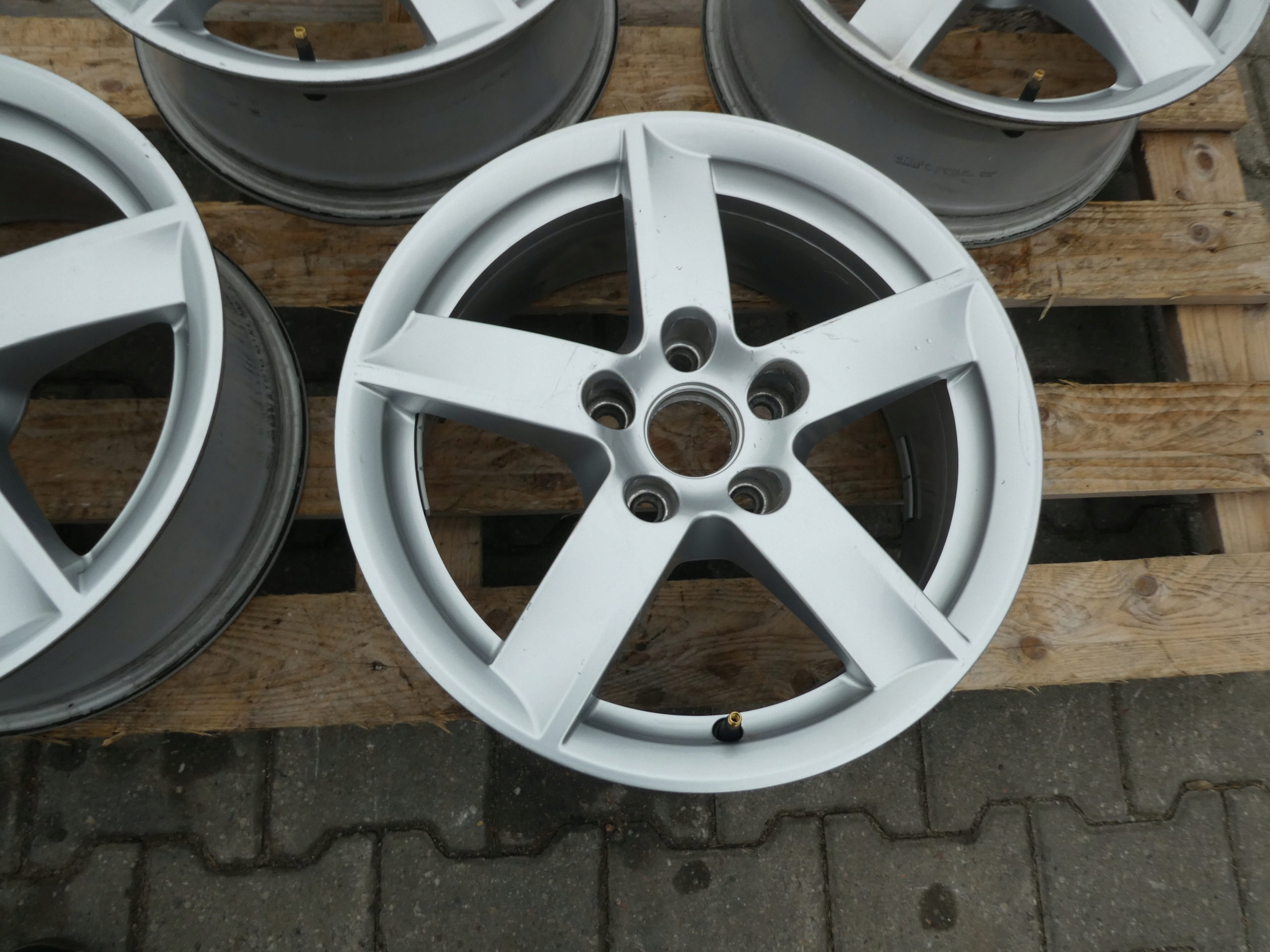 4X discs aluminium disc VW 7N5601025