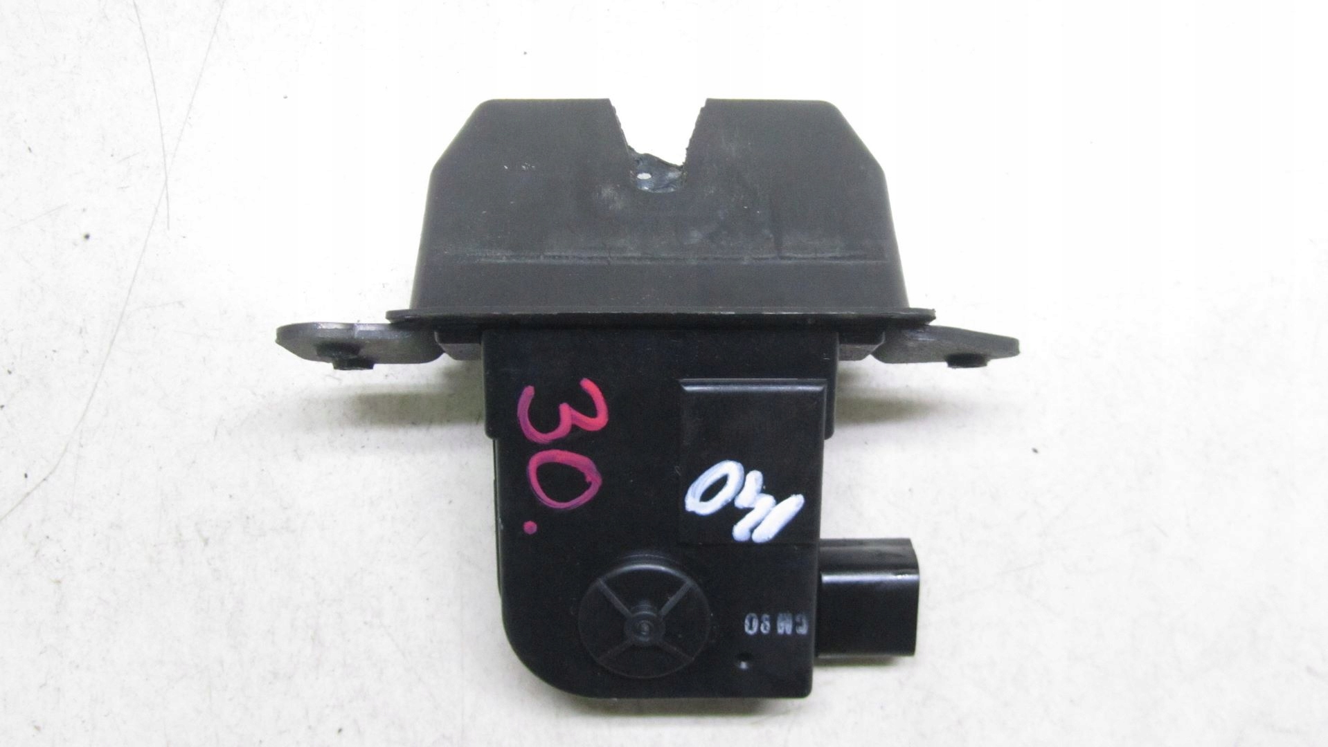 042/030 - HYUNDAI i40 Універсал замок багажника 11-14