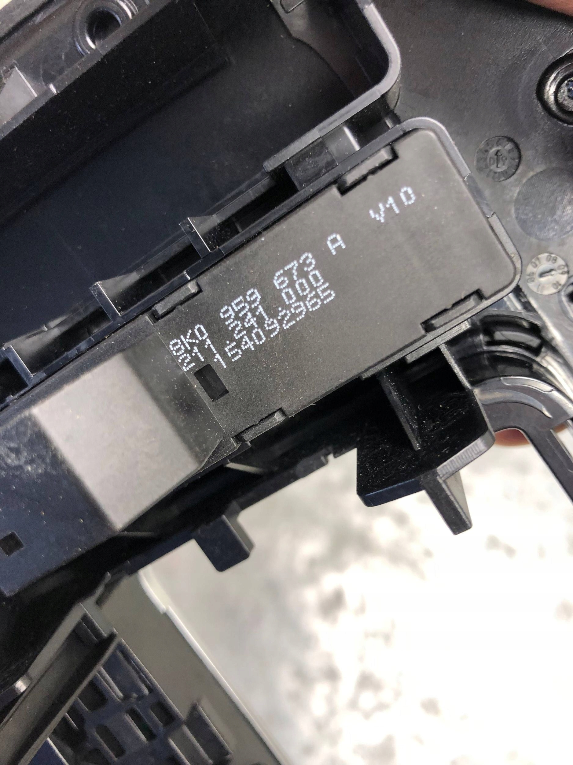 Bedienteil RAHMEN getriebe AUDI A4 B8 8K0864261