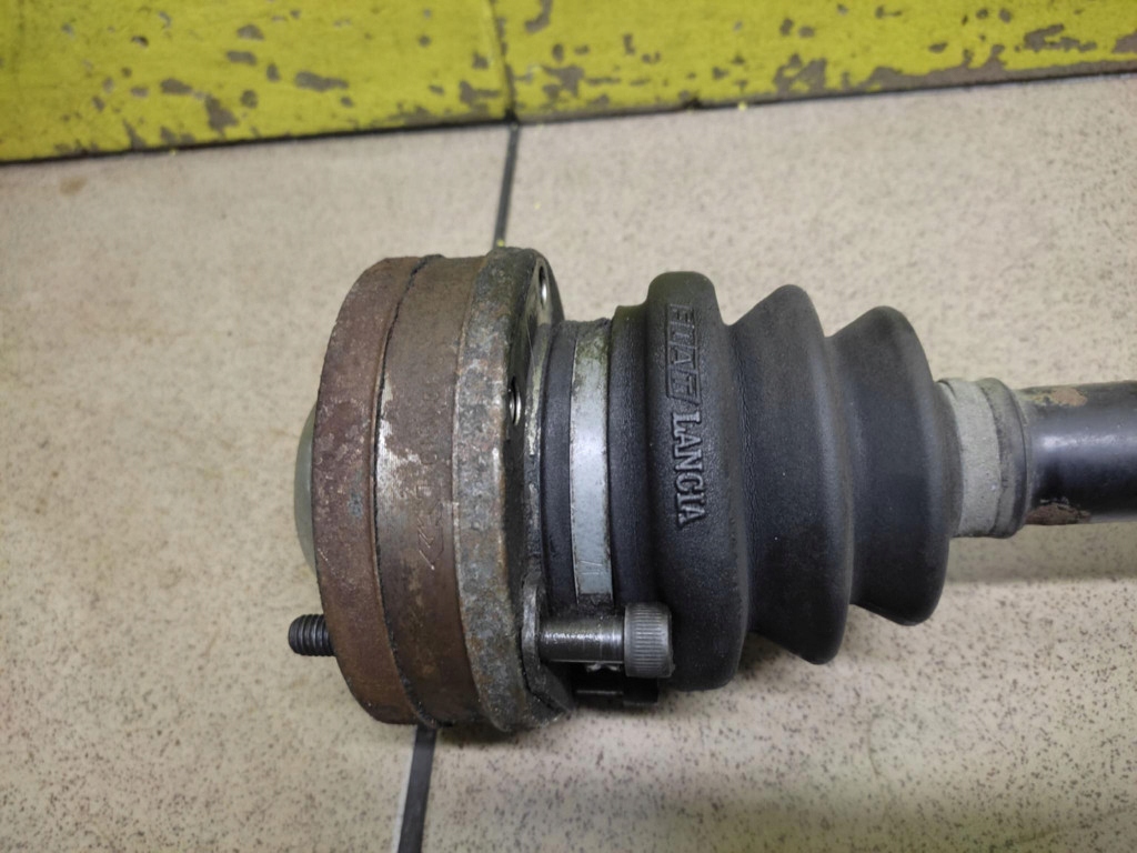 ALFA ROMEO 147 1.6 semi-axis right front