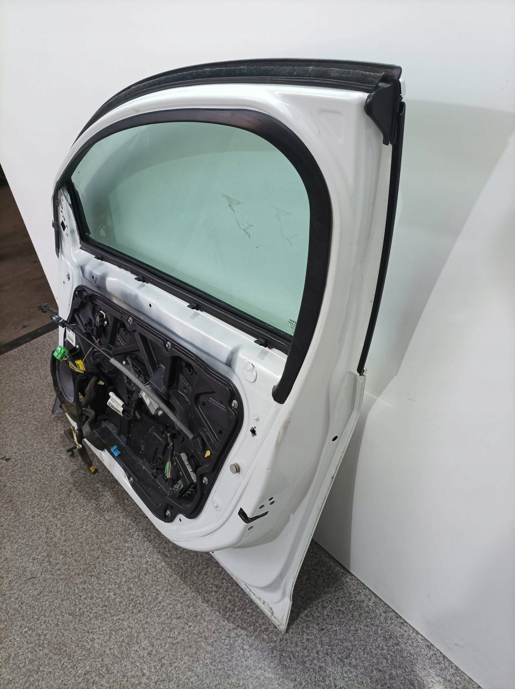 dveře pravé předek 614 Volvo V60 a (2010- )