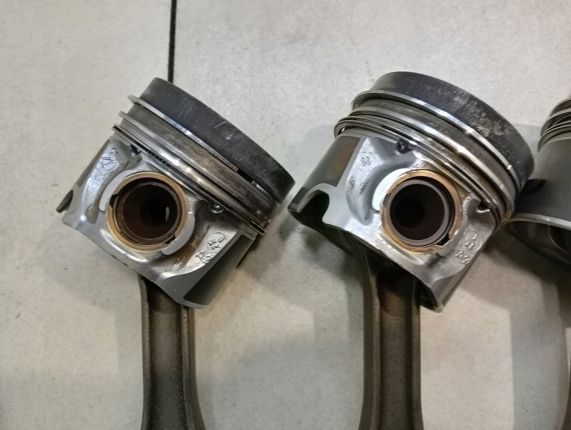 piston connecting rod VW GOLF IV 1.9 TDI 79L69M141