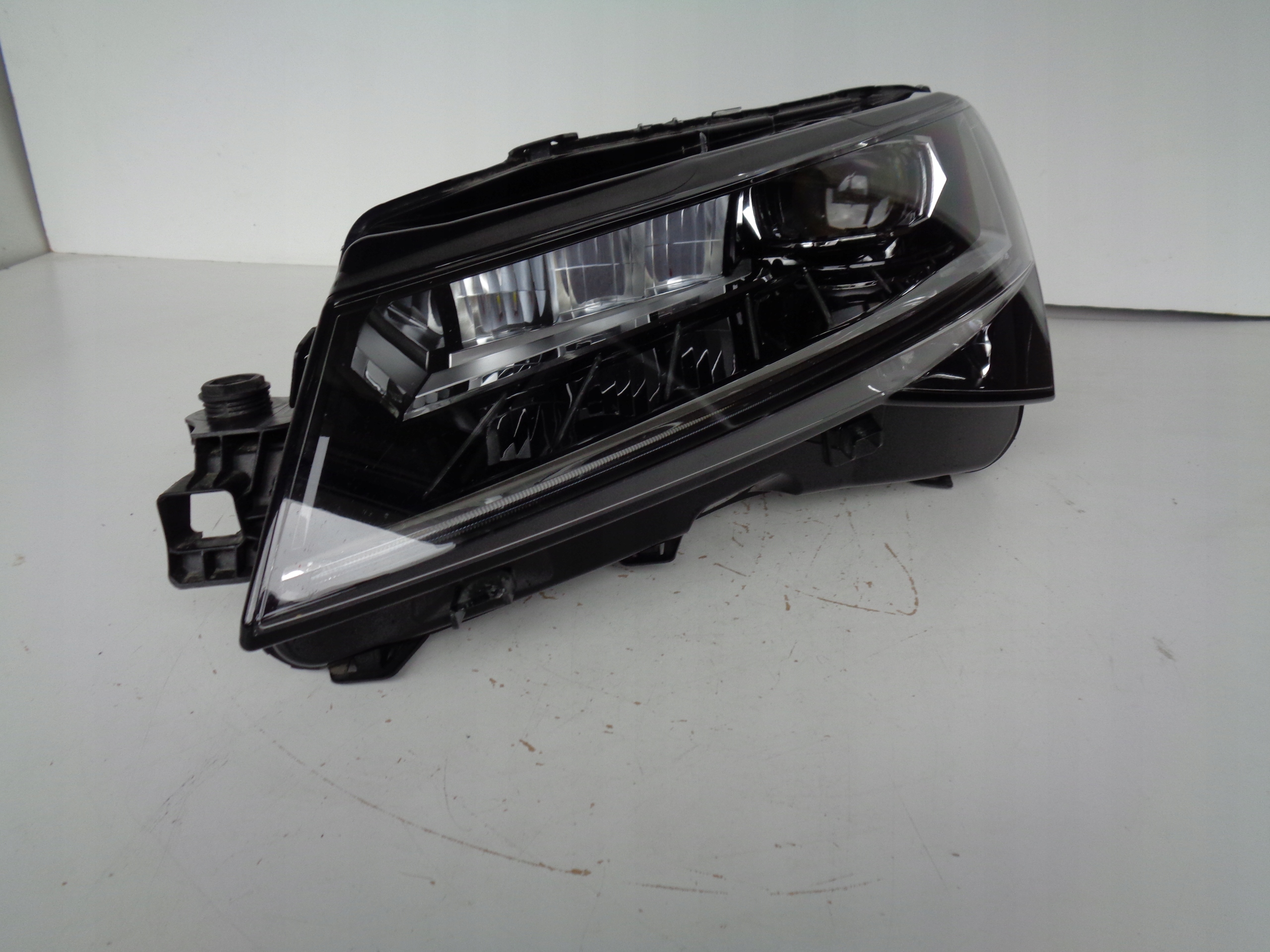 light left REFLEKTOR SKODA SUPERB III 3V 3V0 19- LIFT FULL LED