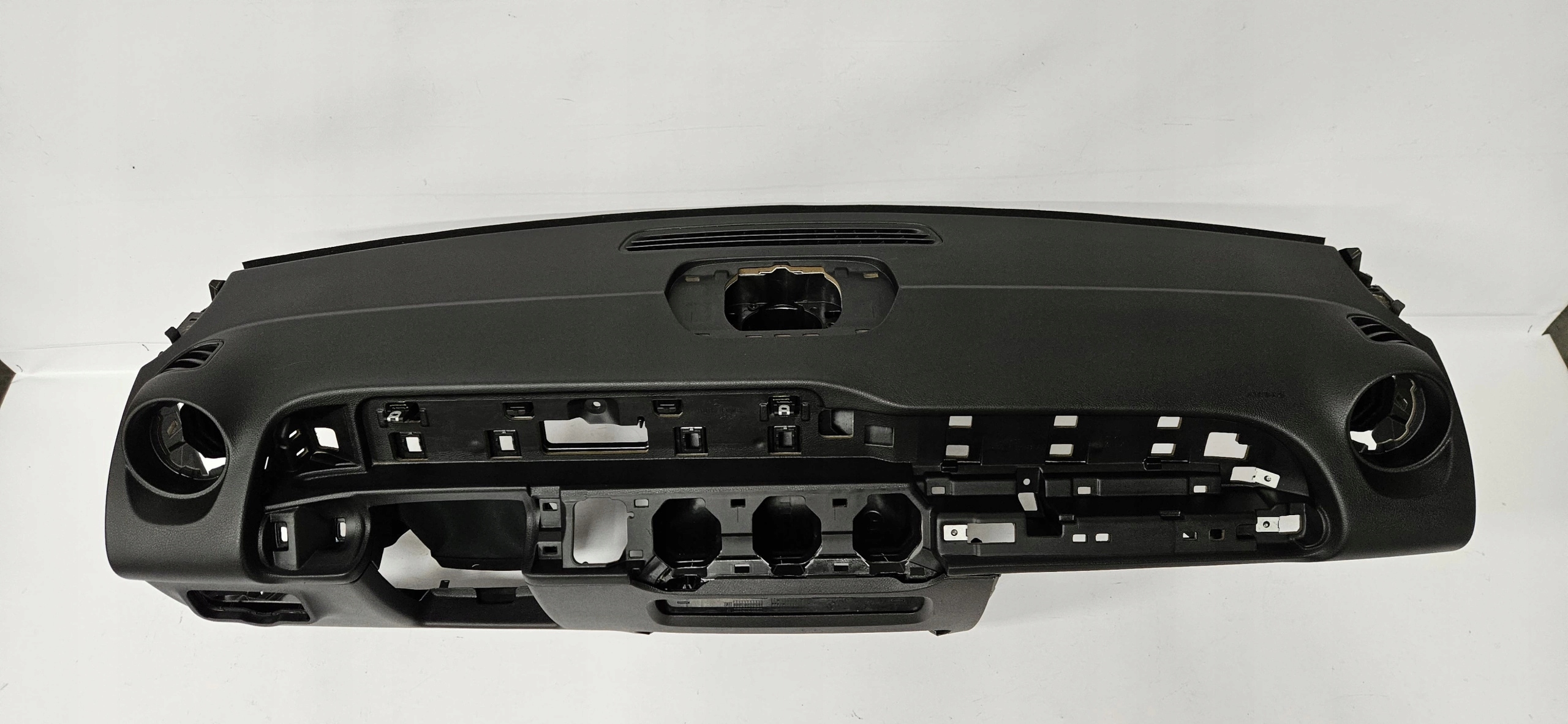 dashboard instrument panel cockpit MERCEDES GLB X247 EUROPA
