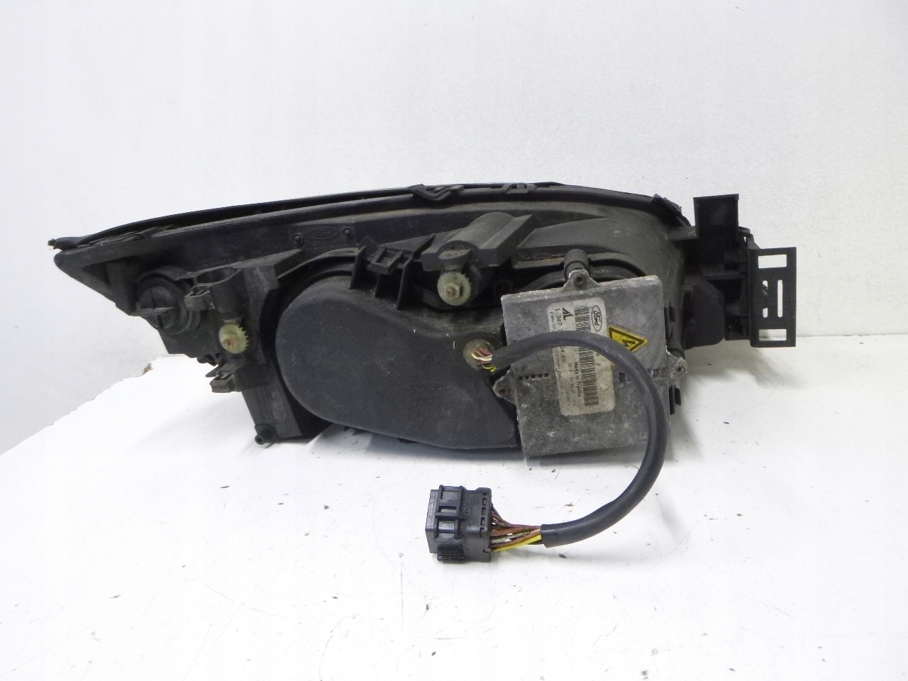 light front left Ford Mondeo III XENON 06r. complete !!
