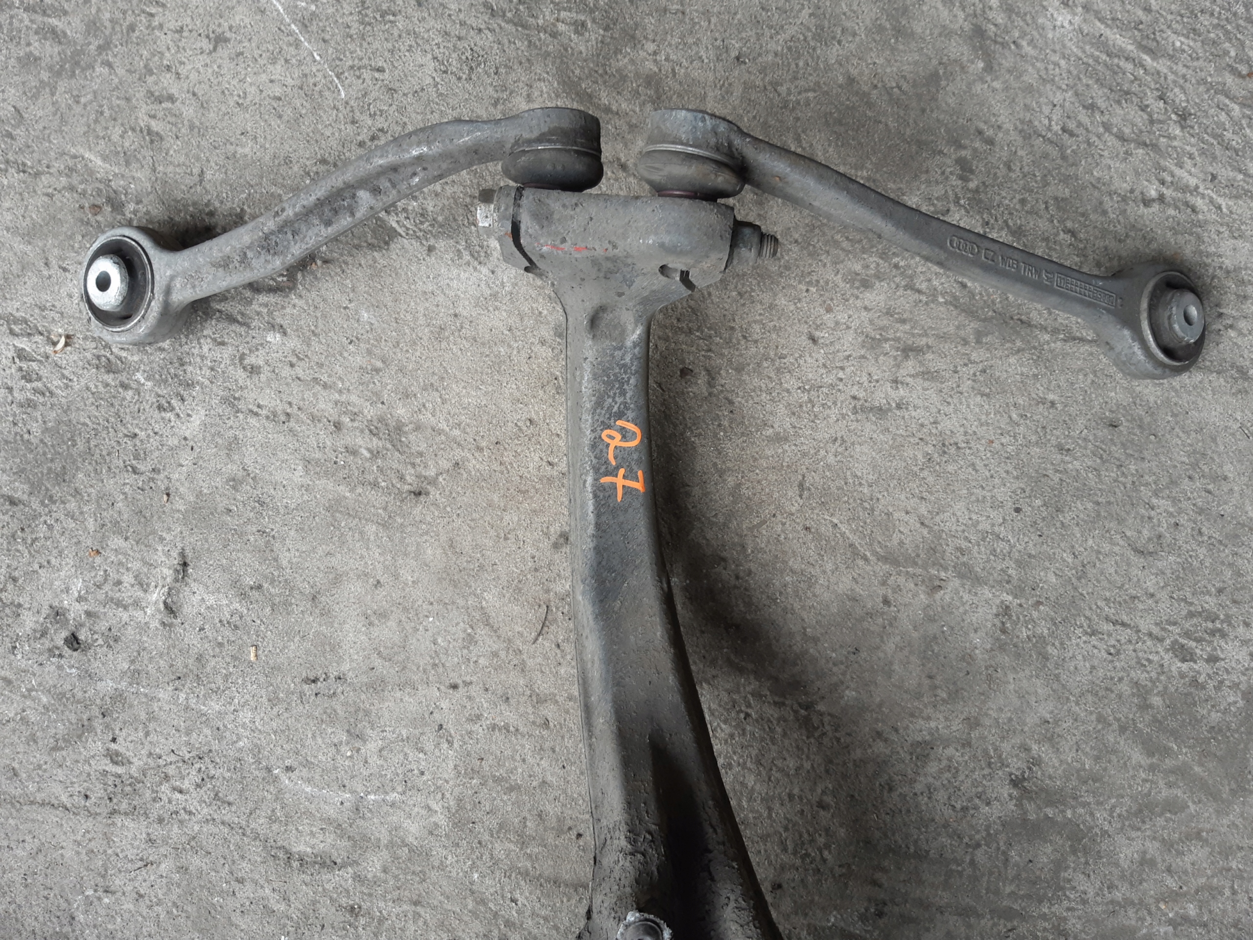 AUDI A4 B8 A5 8T A6 C7 A7 swing right right front 8K0407258ABS