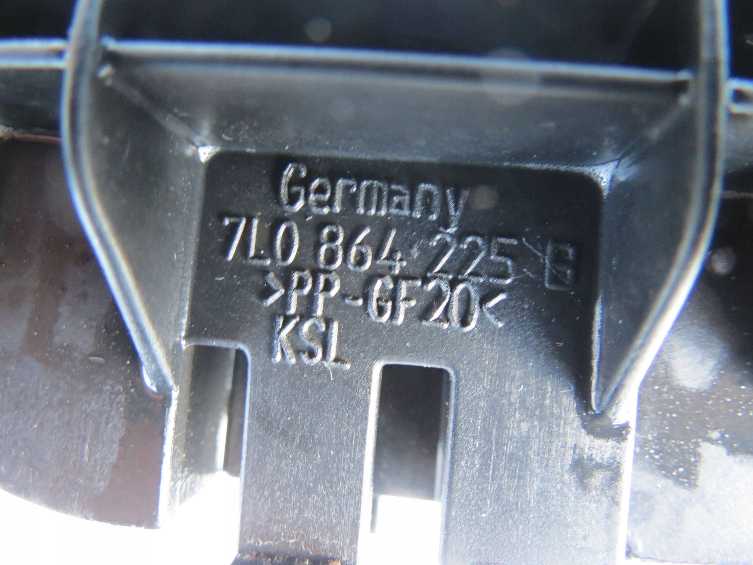 Support Sol PORSCHE CAYENNE TOUAREG 7L0864225B