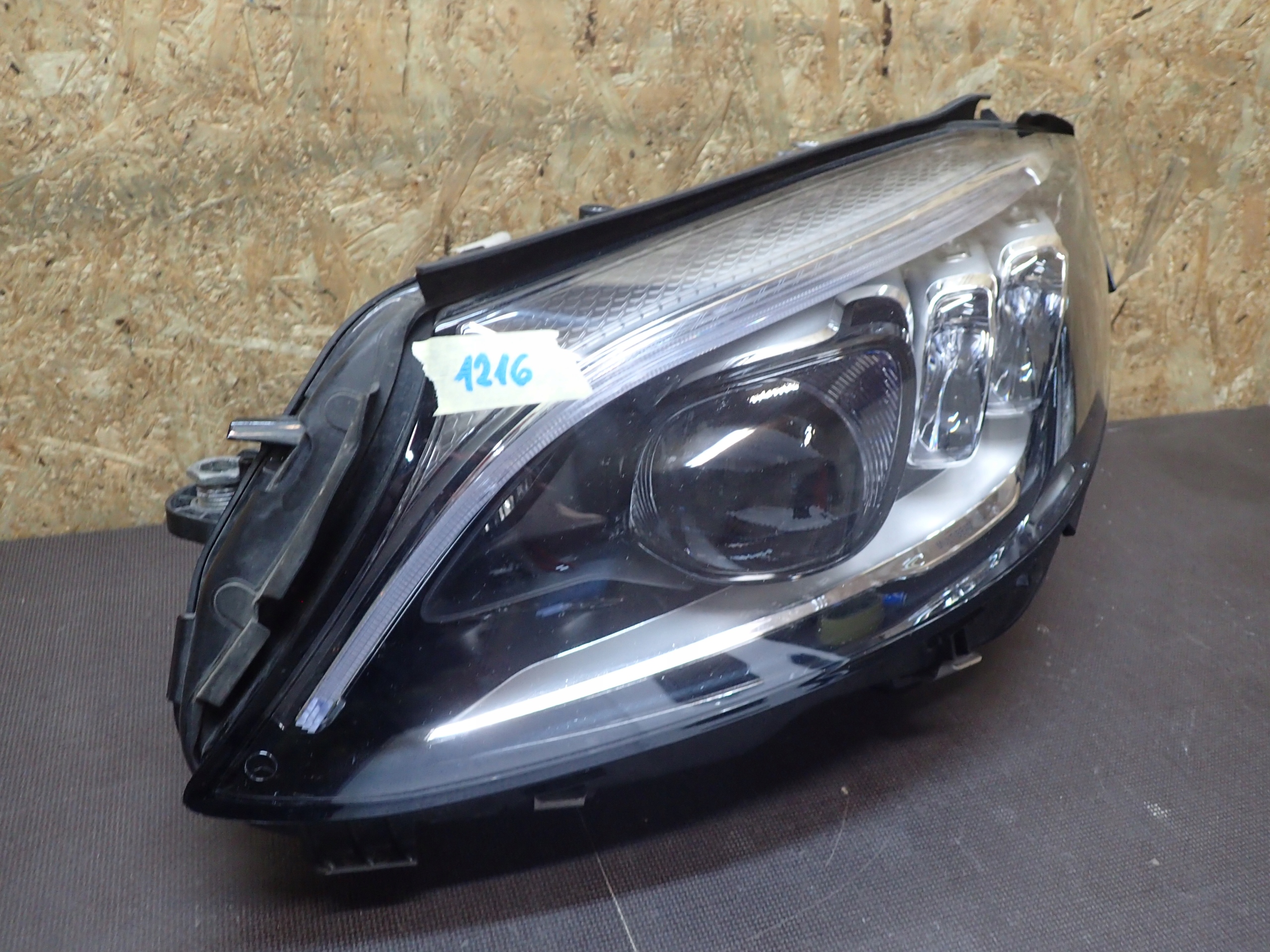 light front left MERCEDES C KLASA W205 MULTIBEAM