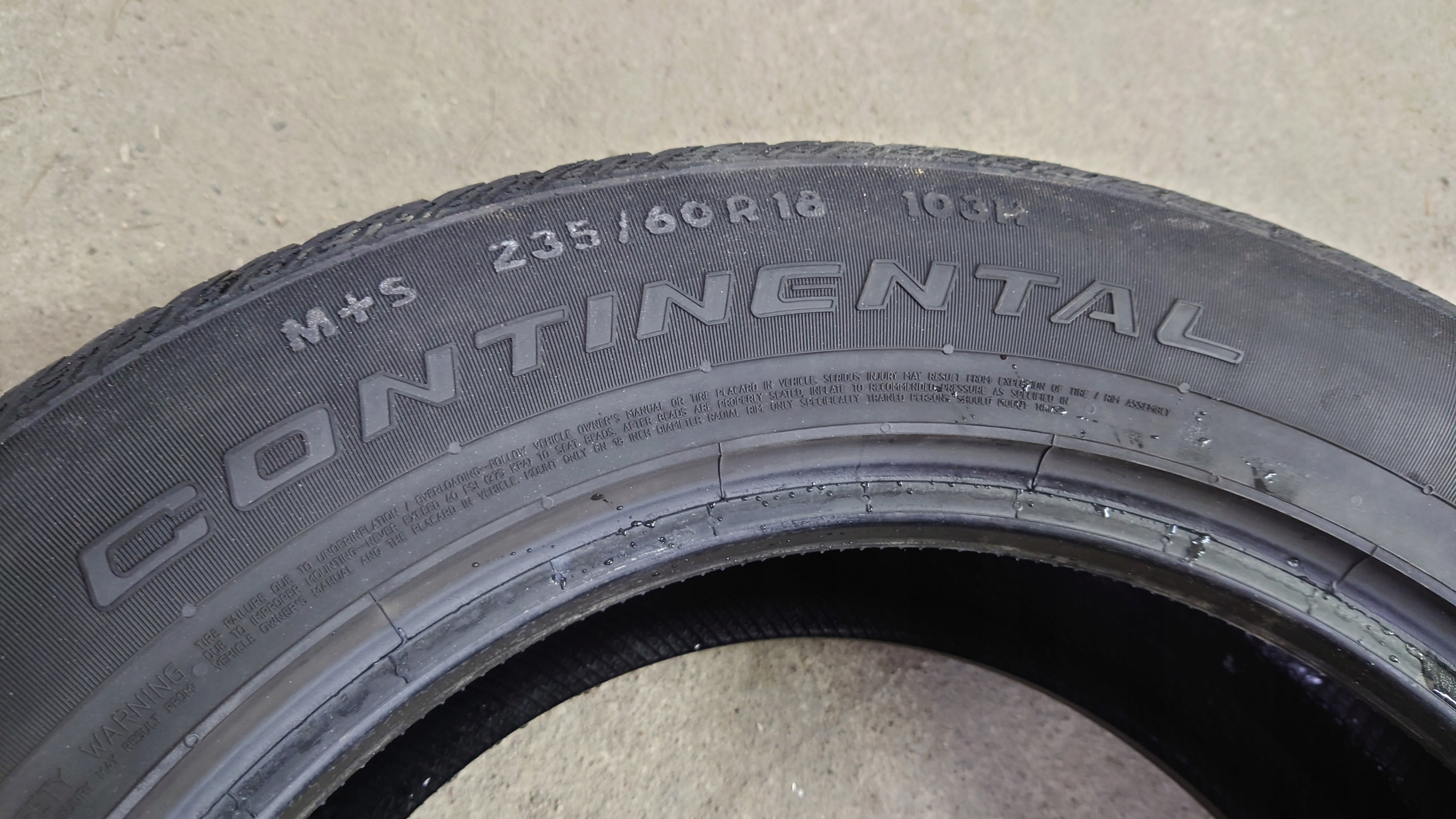 4x Continental Cross Contact 235/60/18 Szerokość opony 235 mm