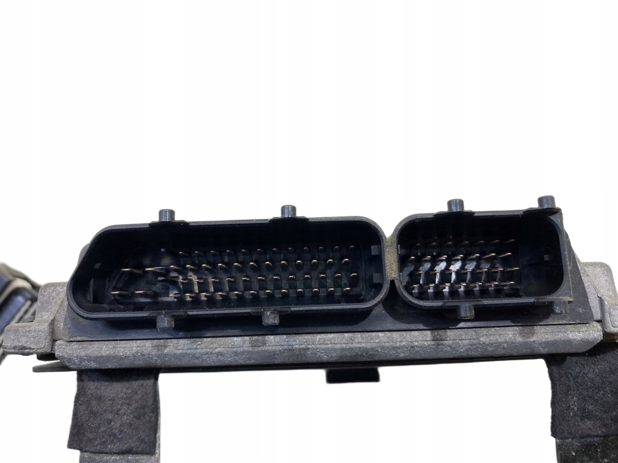 control unit of the engine AUDI A3 8L 1.8 06A906018C 0261204127