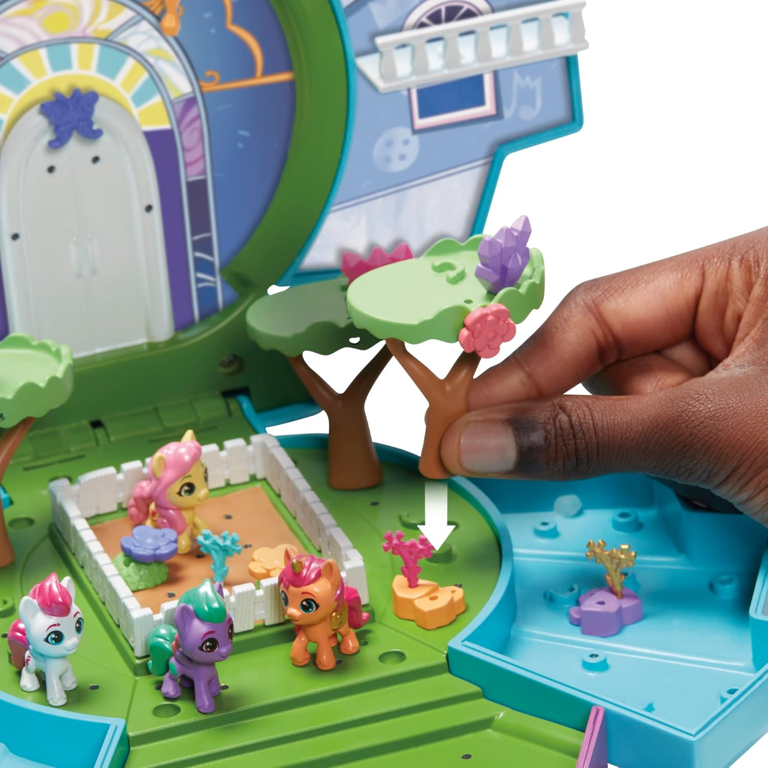 MY LITTLE PONY SZETT VÁROS VILÁGÍTÓTORONY HÁZIKÓ 9 PÓNI 120 KIEGÉSZÍTŐ Nem kislányok