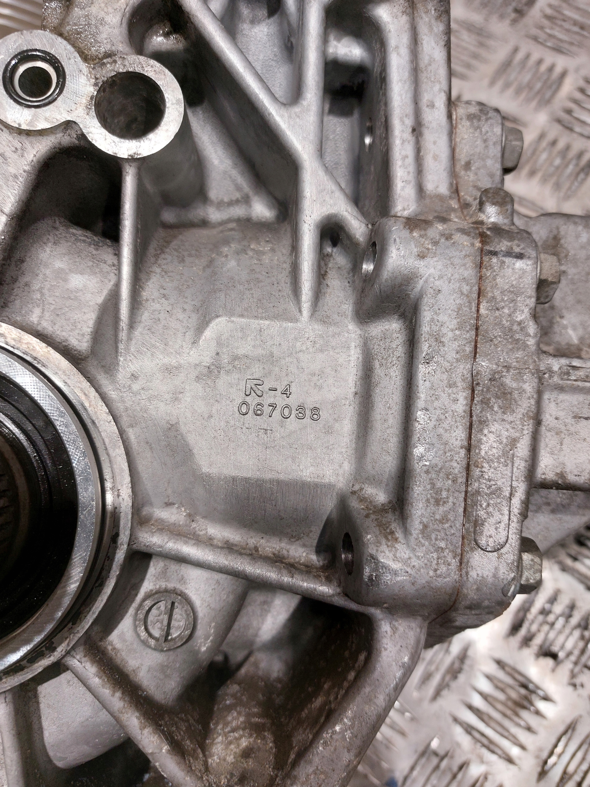 REDUKTOR diff PEUGEOT 4008 1.8HDI 067038