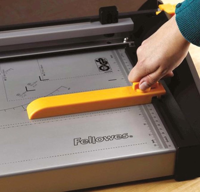 GILOTYNA DO PAPIERU FELLOWES PLASMA A4 EAN (GTIN) 043859551002