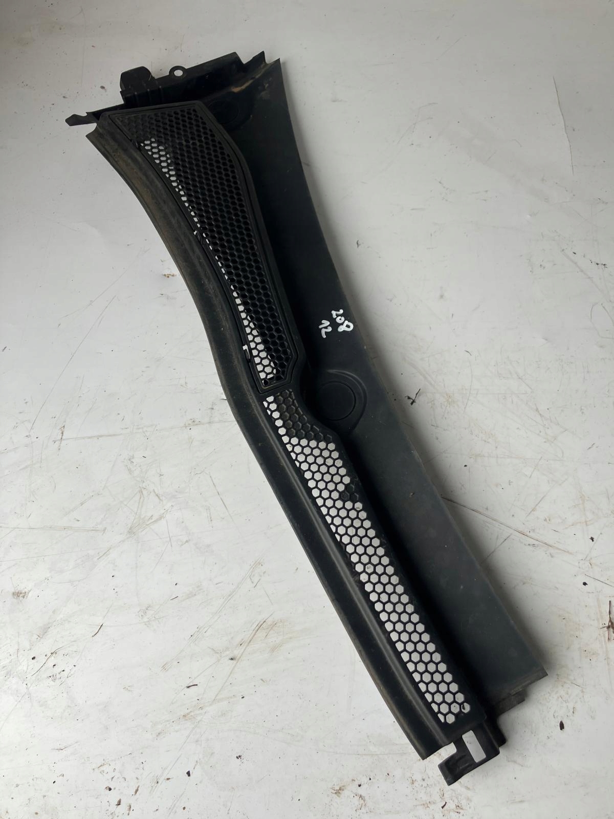 torpedo upper right PEUGEOT 208 and 9673303080