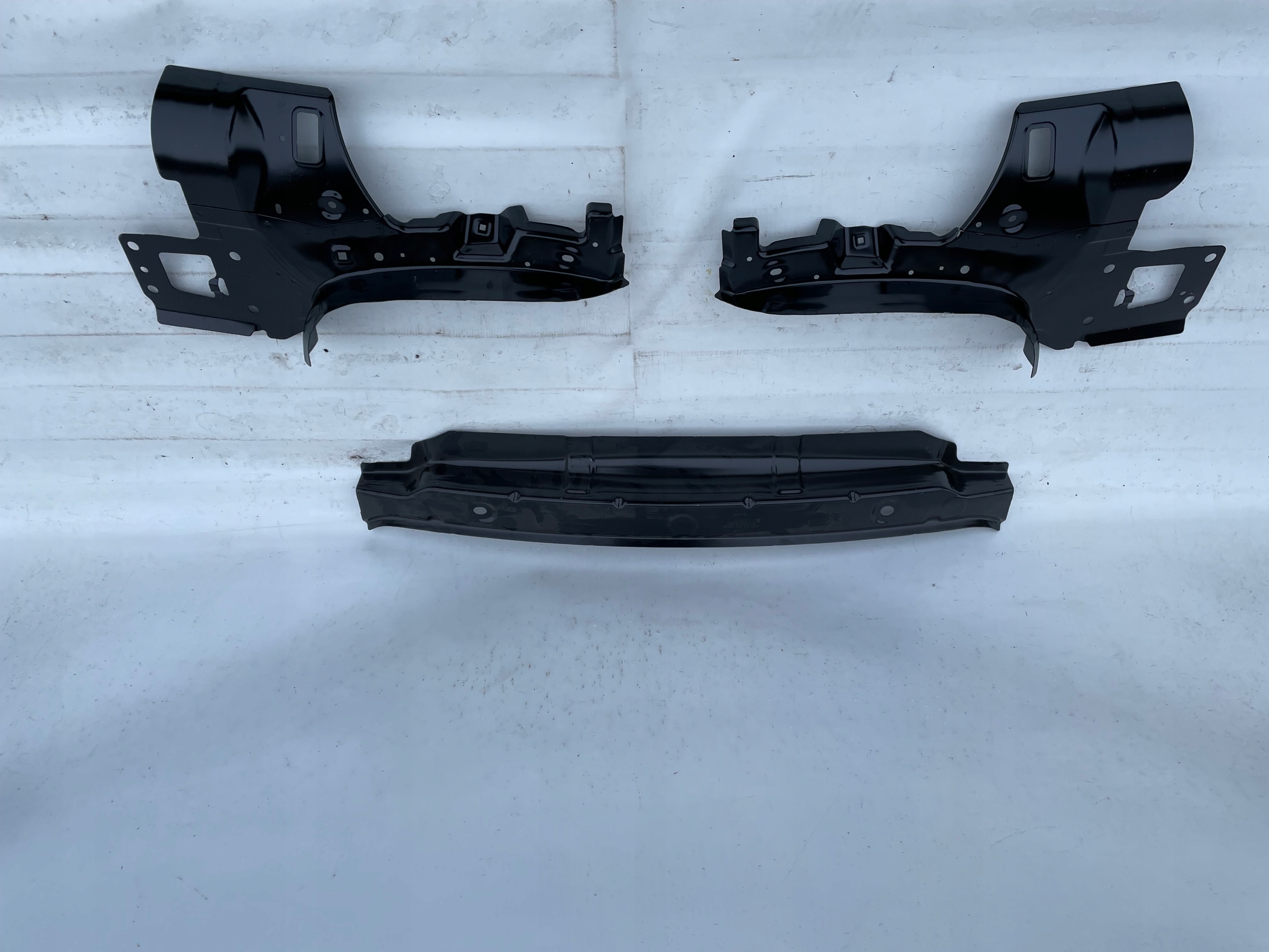 OCTAVIA III KOMBI 5E9 PAS TYŁ 5E9813309 NOWY