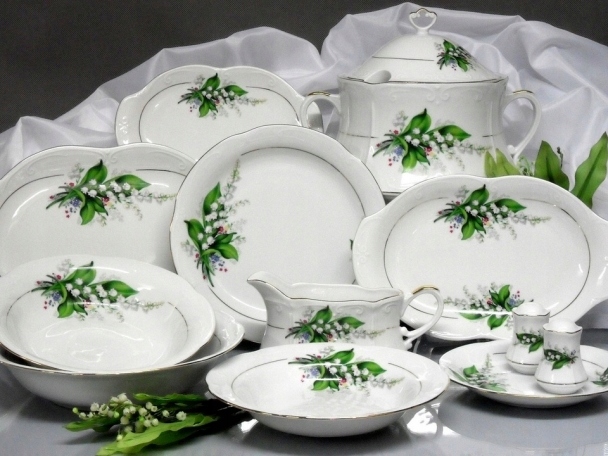 080 KAMELIA SPODEK 15 cm CHODZIEŻ MALCER PORCELANA Materiał wykonania porcelana