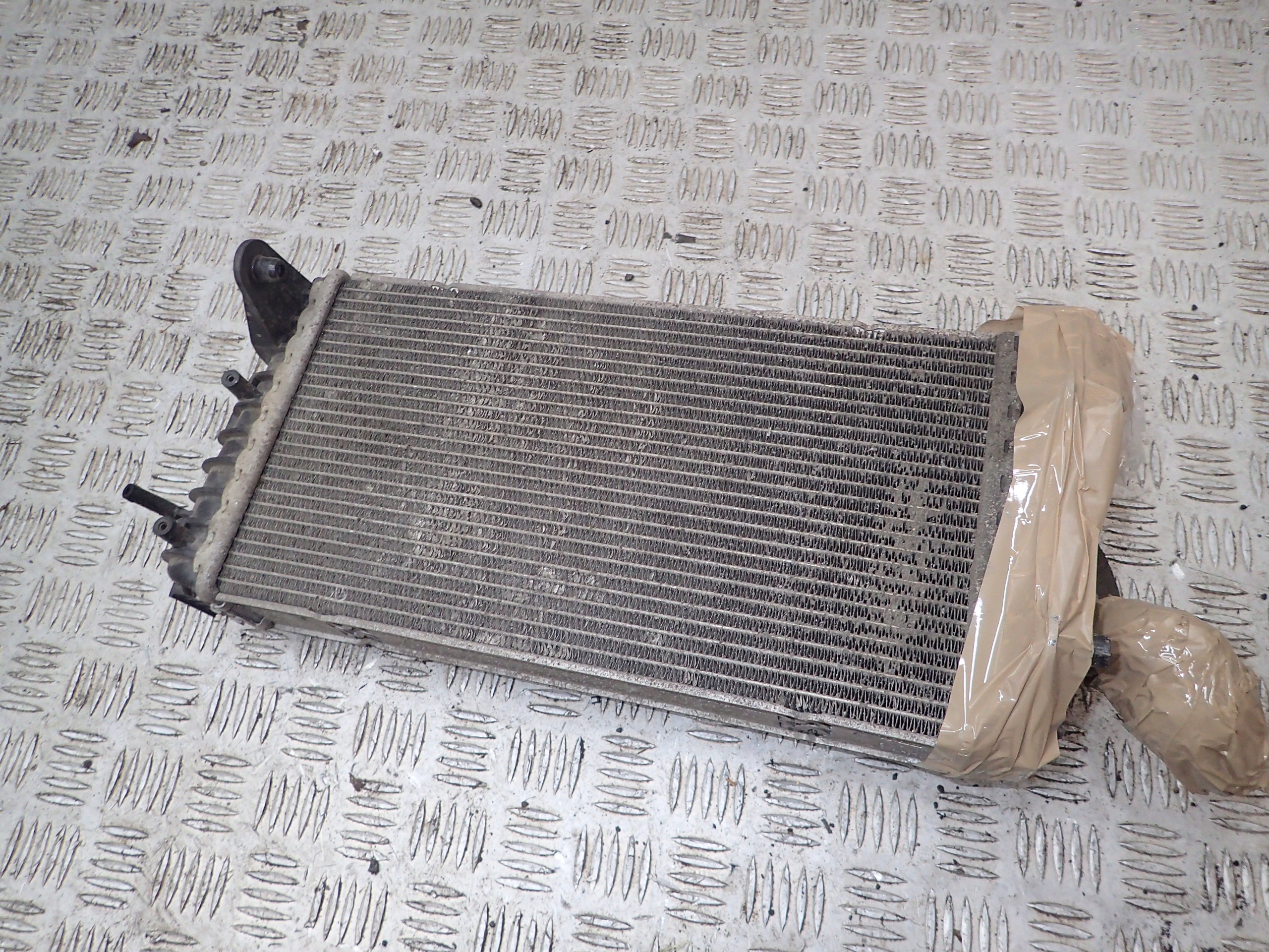 Audi OEs0121212a додаткова радіатор воду