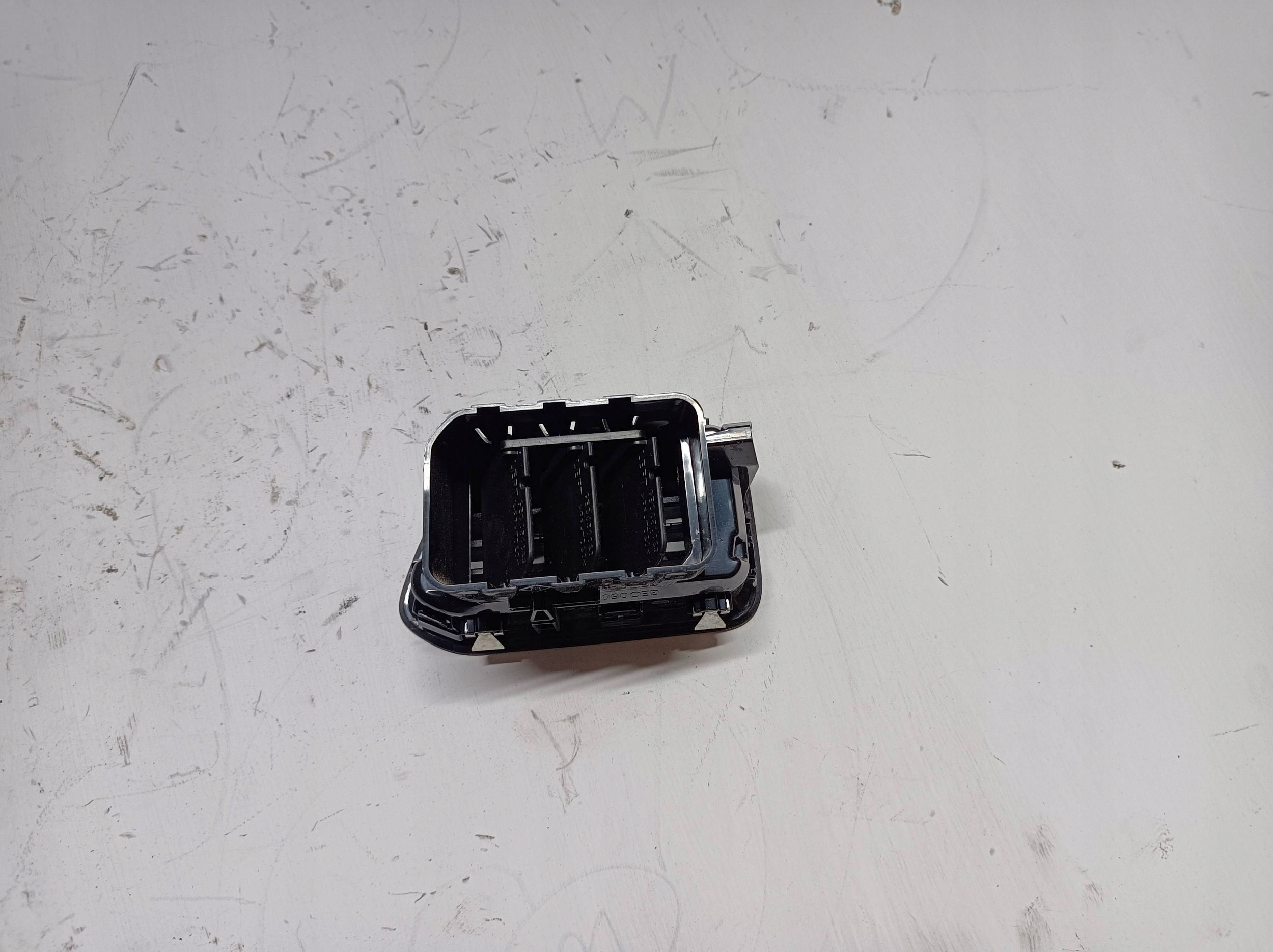 grid air conditioning devices Renault Master III 687505442R