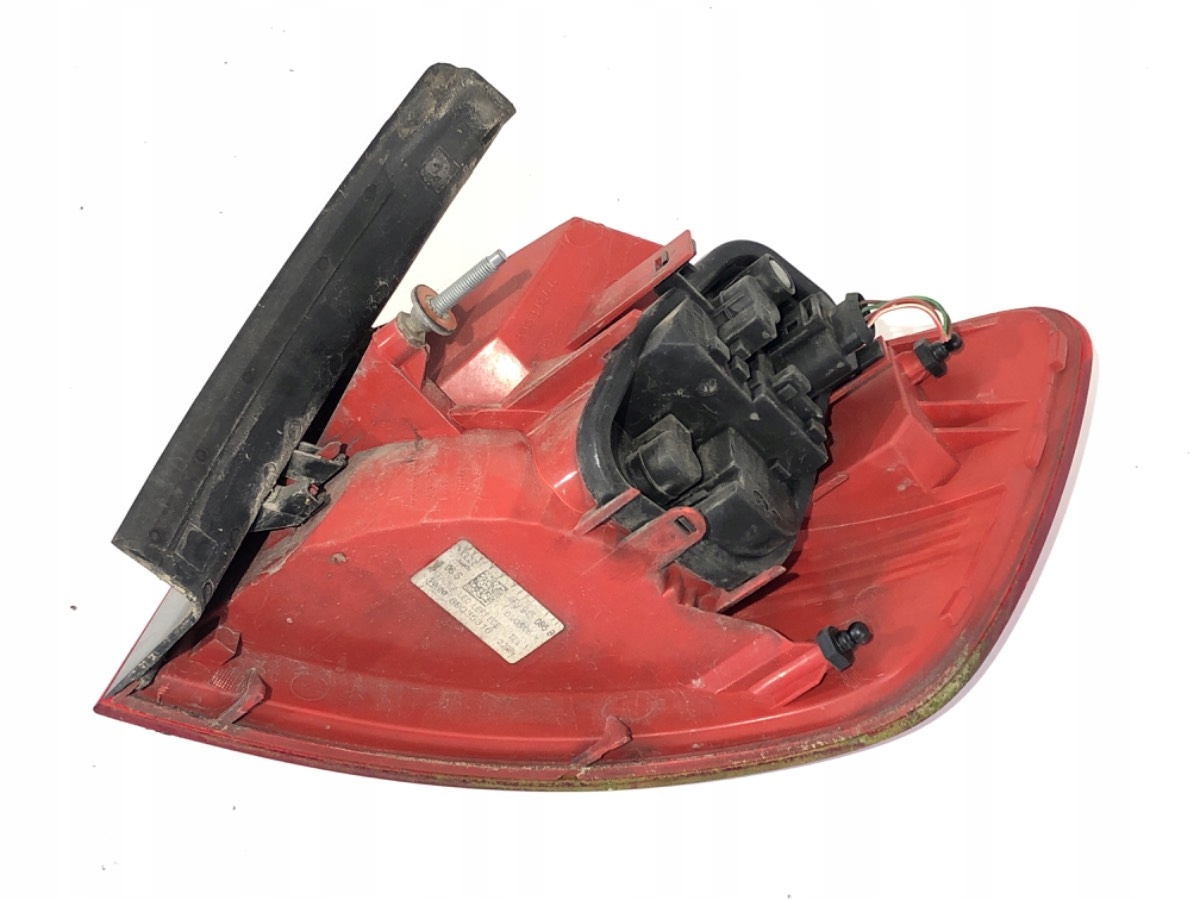 LAMPA LEWY TYŁ AUDI A6 C6 4F9945095B Hatchback 04-11 Producent części OEM