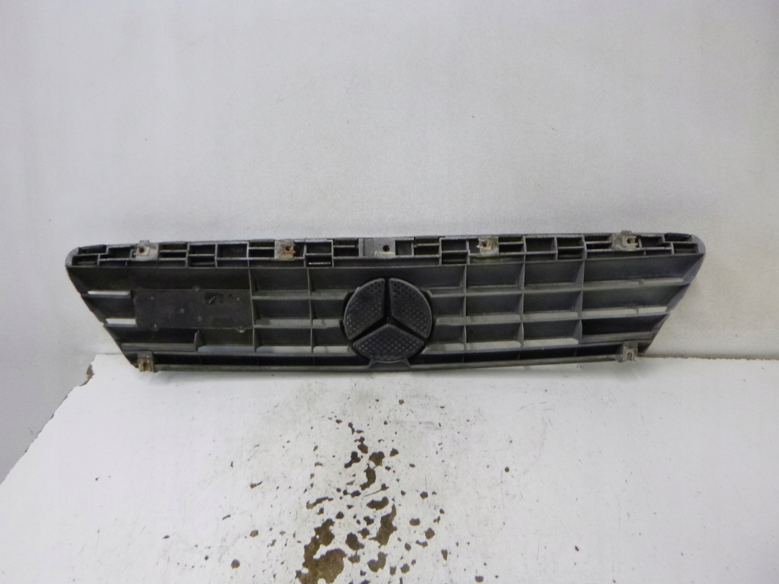Grill Grill Mercedes W168 A KLASA A 1997–2001 lakier -761
